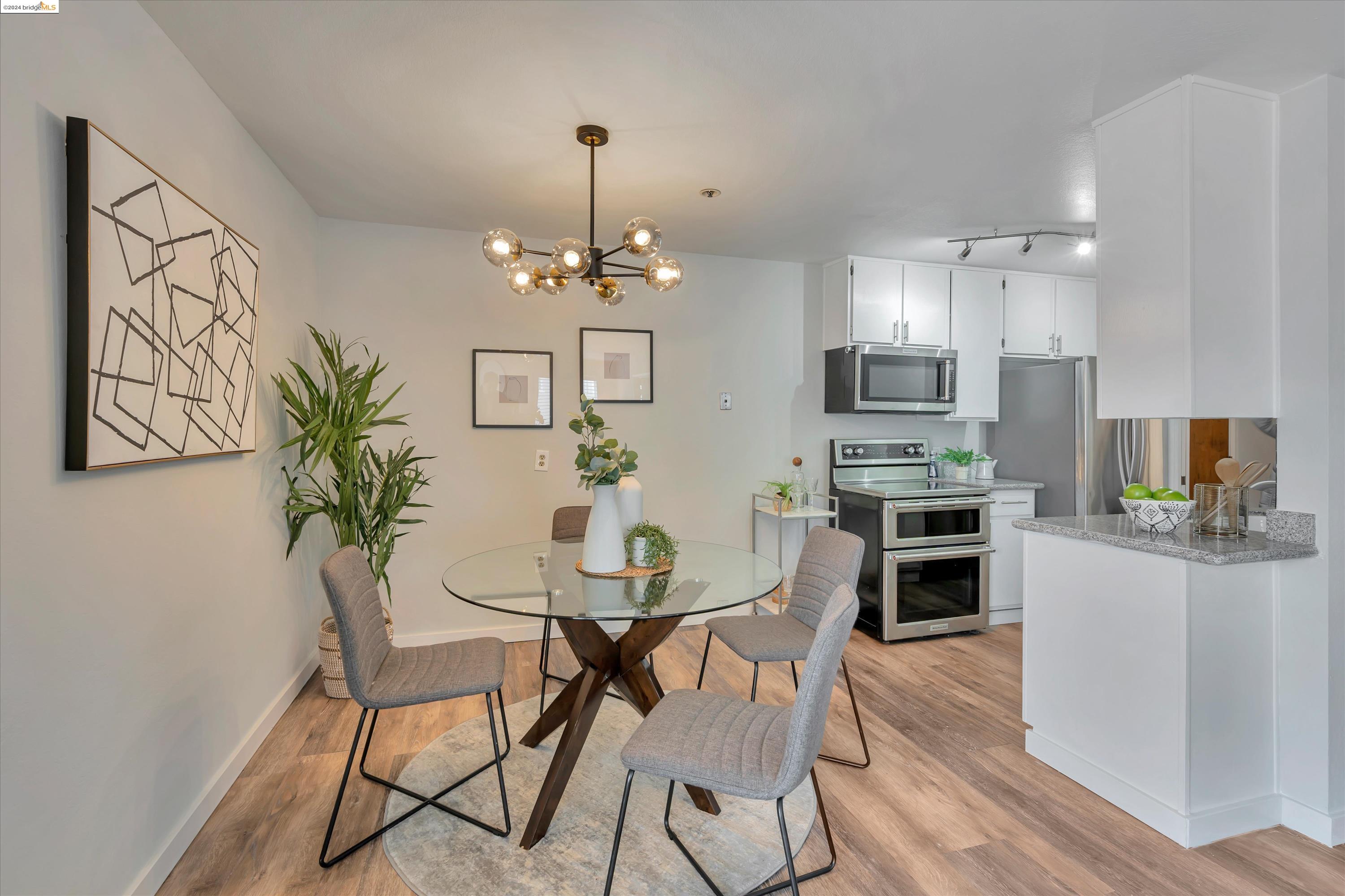 Detail Gallery Image 9 of 26 For 389 Belmont St #206,  Oakland,  CA 94610 - 2 Beds | 1 Baths