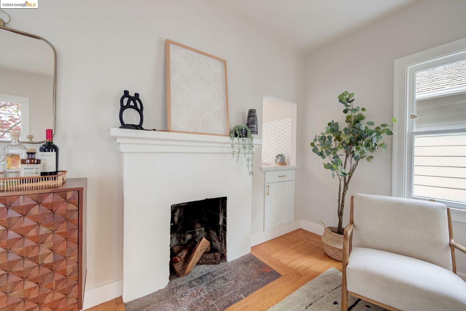 Detail Gallery Image 9 of 44 For 5457 Kales Ave, Oakland,  CA 94618 - 1 Beds | 1 Baths