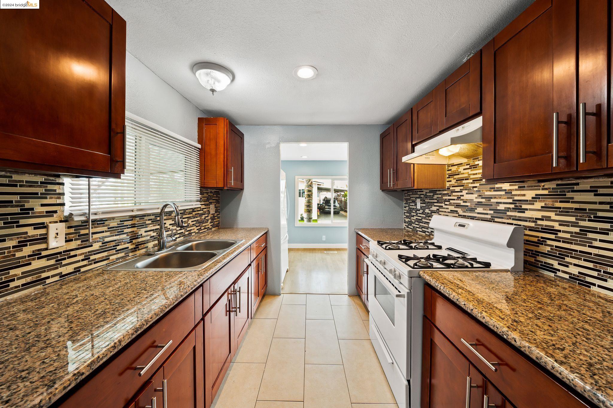 Detail Gallery Image 5 of 43 For 14 Tunis Place #132,  Pacheco,  CA 94553 - 2 Beds | 1 Baths