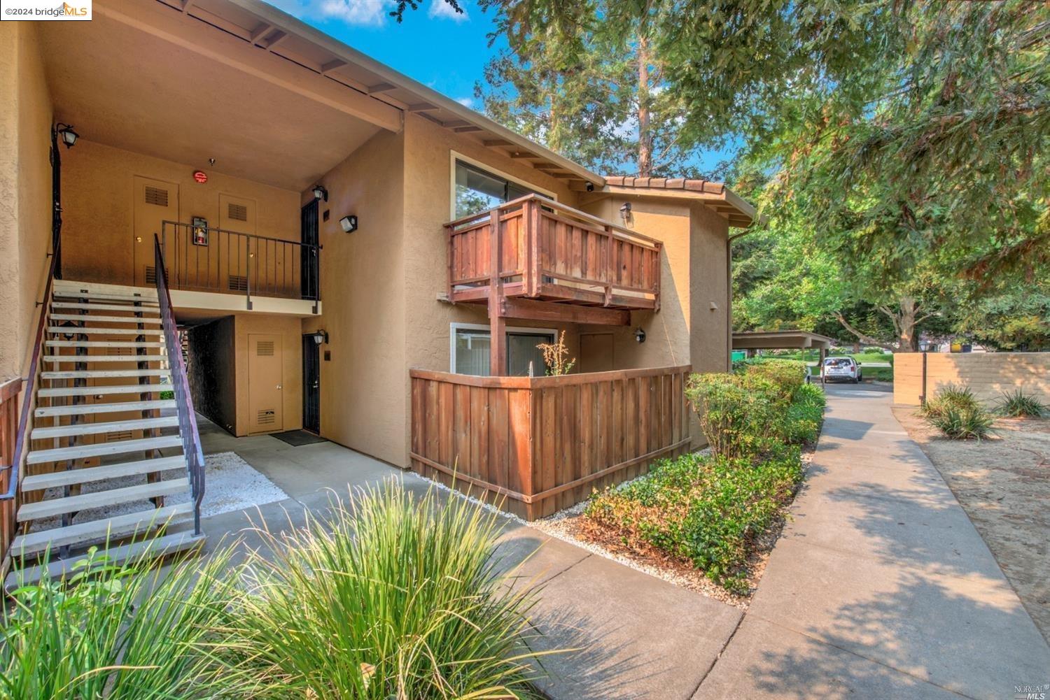 Detail Gallery Image 1 of 3 For 690 Arcadia Dr, Vacaville,  CA 95687 - 2 Beds | 1 Baths