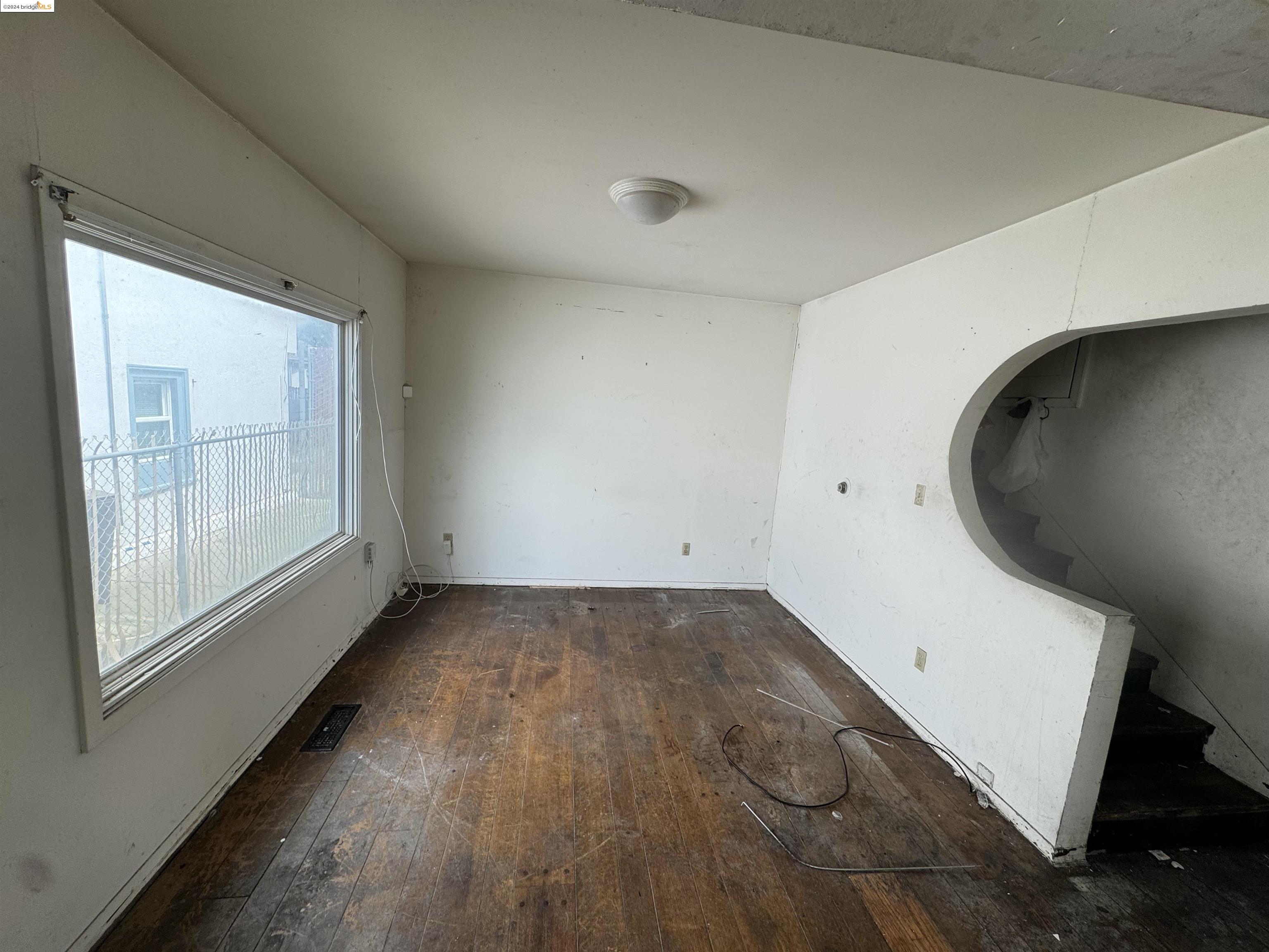 Detail Gallery Image 9 of 33 For 2808 23rd Ave, Oakland,  CA 94606 - 2 Beds | 1/1 Baths
