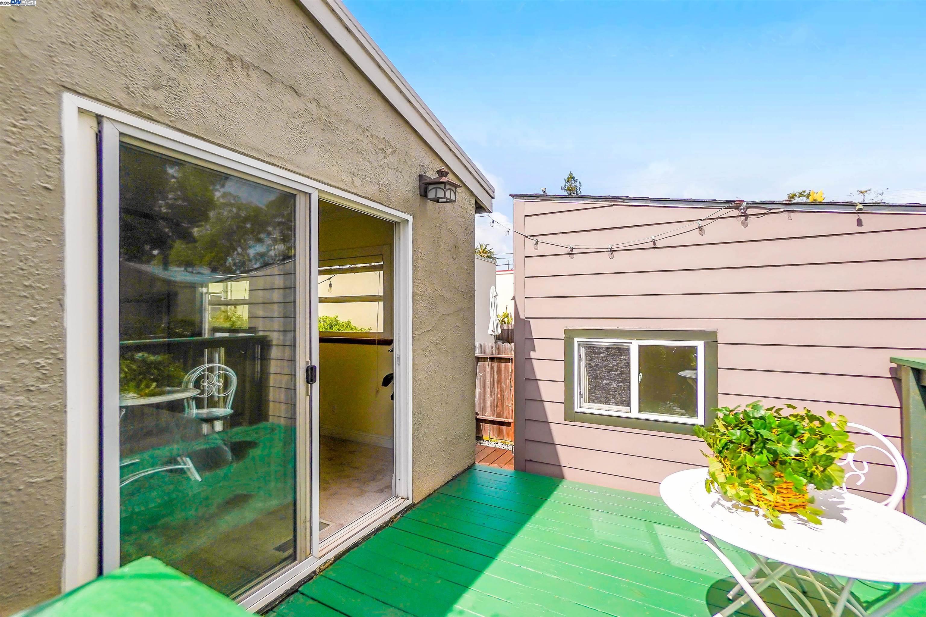 Detail Gallery Image 33 of 43 For 3226 Laurel Ave, Oakland,  CA 94602 - 2 Beds | 2 Baths