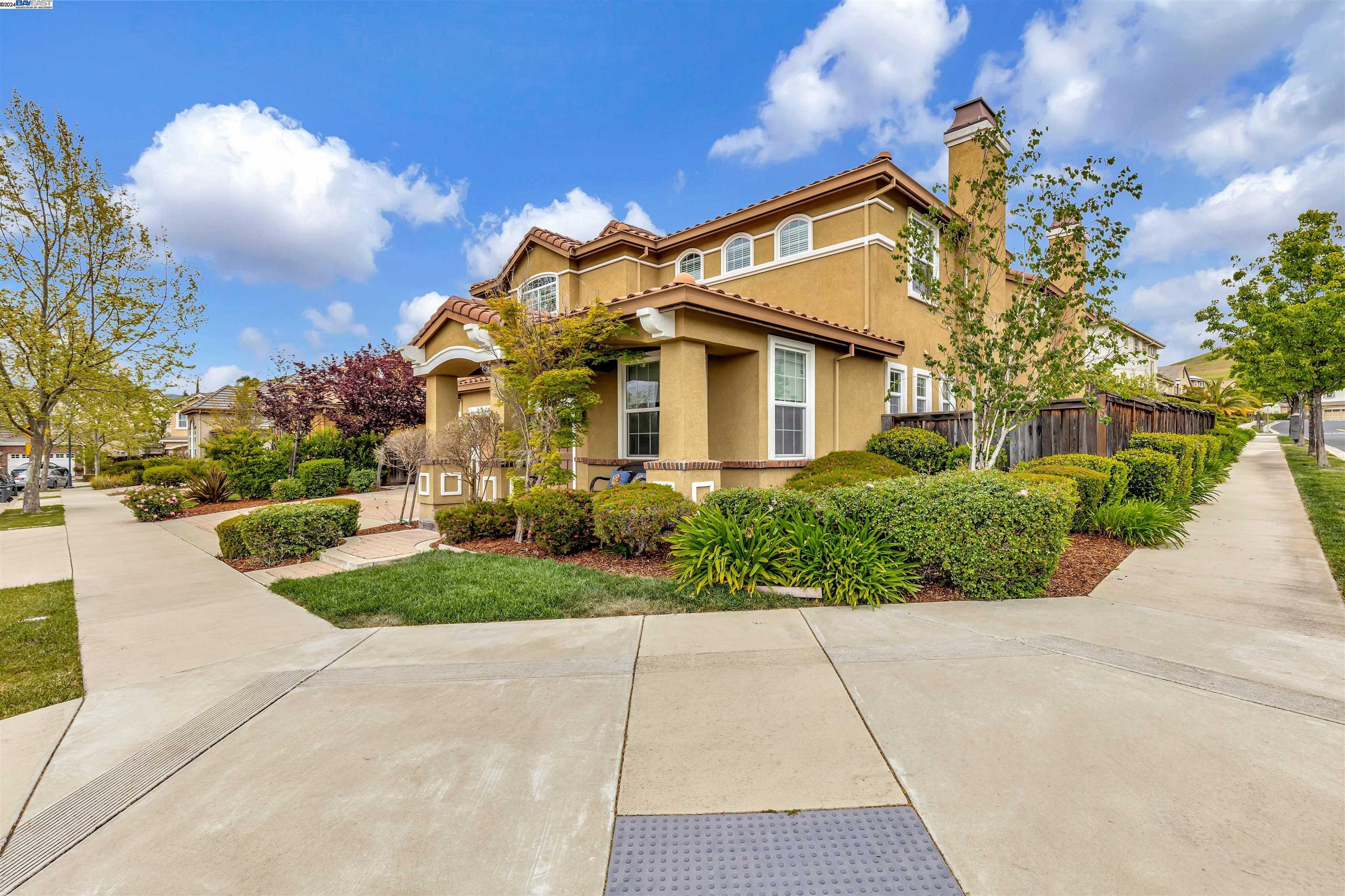 Detail Gallery Image 3 of 50 For 2750 Piccadilly Cir, San Ramon,  CA 94582 - 5 Beds | 4/1 Baths