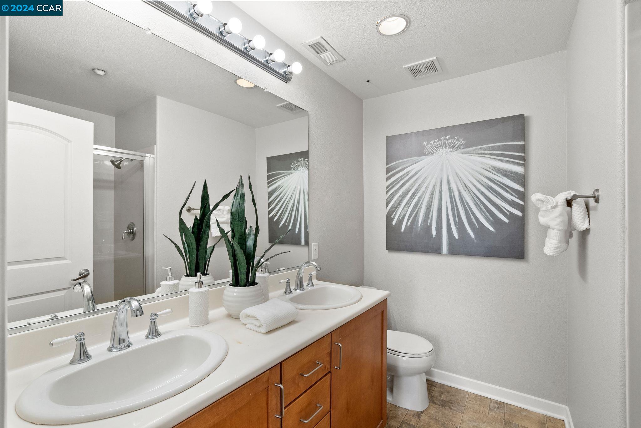 Detail Gallery Image 12 of 25 For 663 Arcadia Dr, Hayward,  CA 94541 - 2 Beds | 2/1 Baths