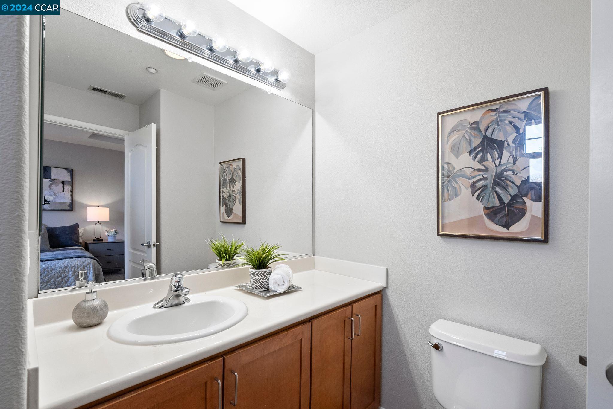 Detail Gallery Image 15 of 25 For 663 Arcadia Dr, Hayward,  CA 94541 - 2 Beds | 2/1 Baths