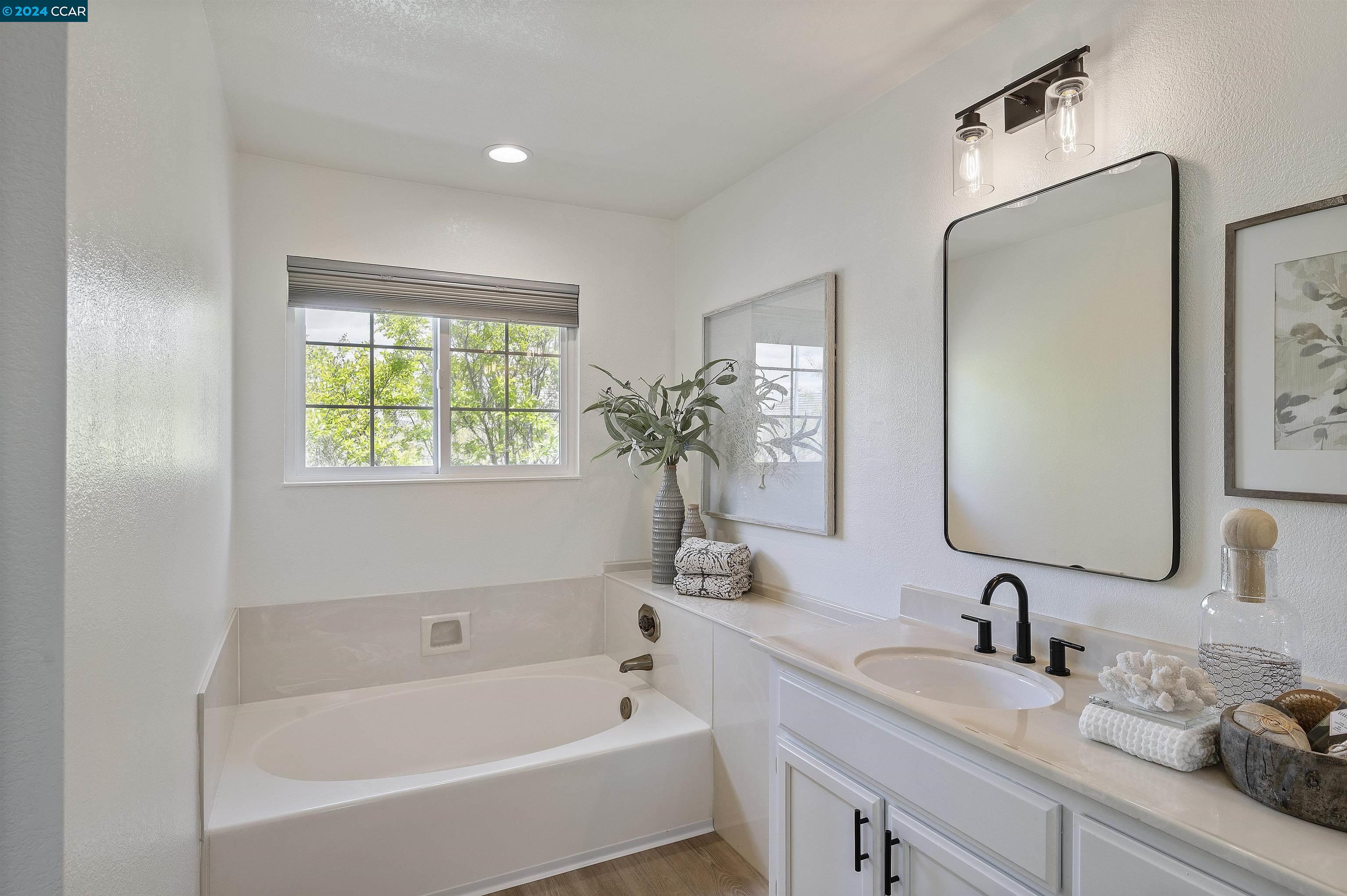 Detail Gallery Image 35 of 59 For 1026 Pinehurst Ct, Concord,  CA 94521 - 3 Beds | 2/1 Baths