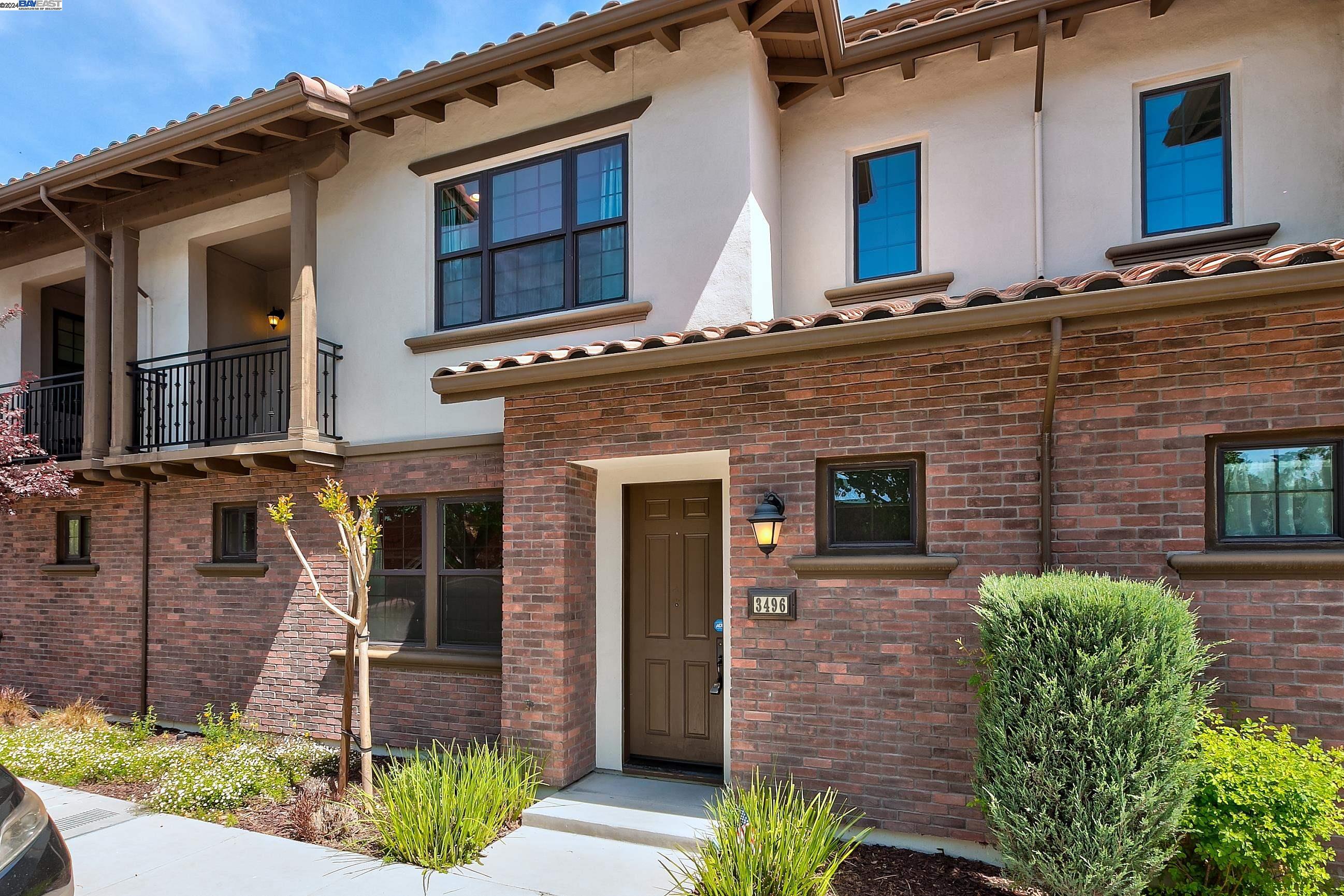 More Details about MLS # 41057550 : 3496 SERRA CIR