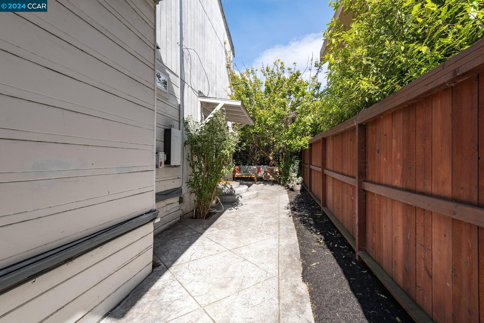 Detail Gallery Image 57 of 59 For 5510 Dover St, Oakland,  CA 94609 - 4 Beds | 2 Baths