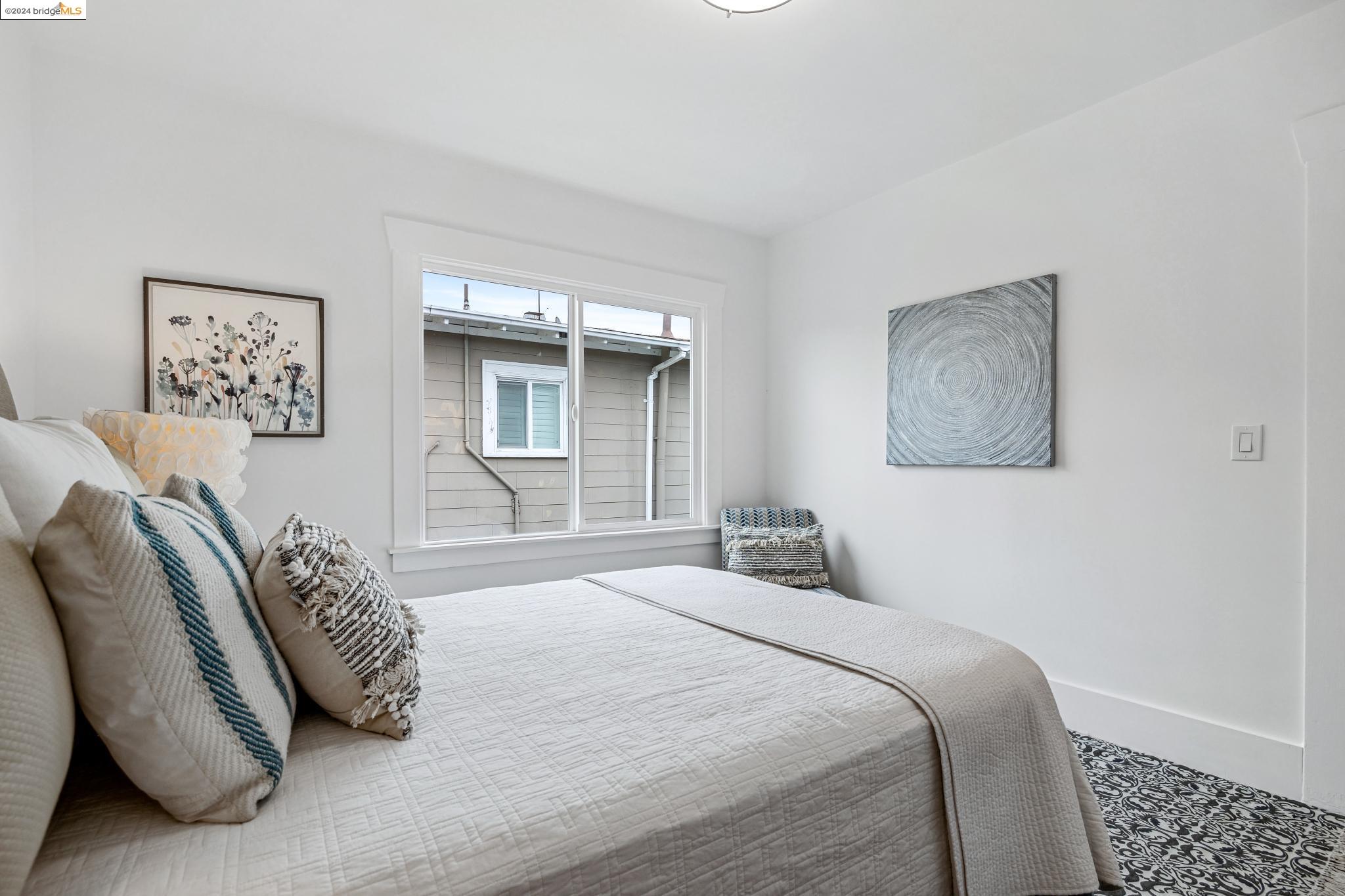 Detail Gallery Image 24 of 38 For 1601 73rd Ave, Oakland,  CA 94621 - 3 Beds | 2 Baths