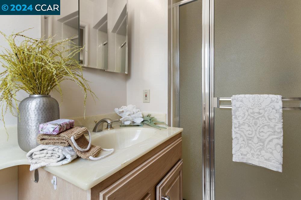 Detail Gallery Image 22 of 36 For 726 Ulfinian Way, Martinez,  CA 94553 - 3 Beds | 2 Baths