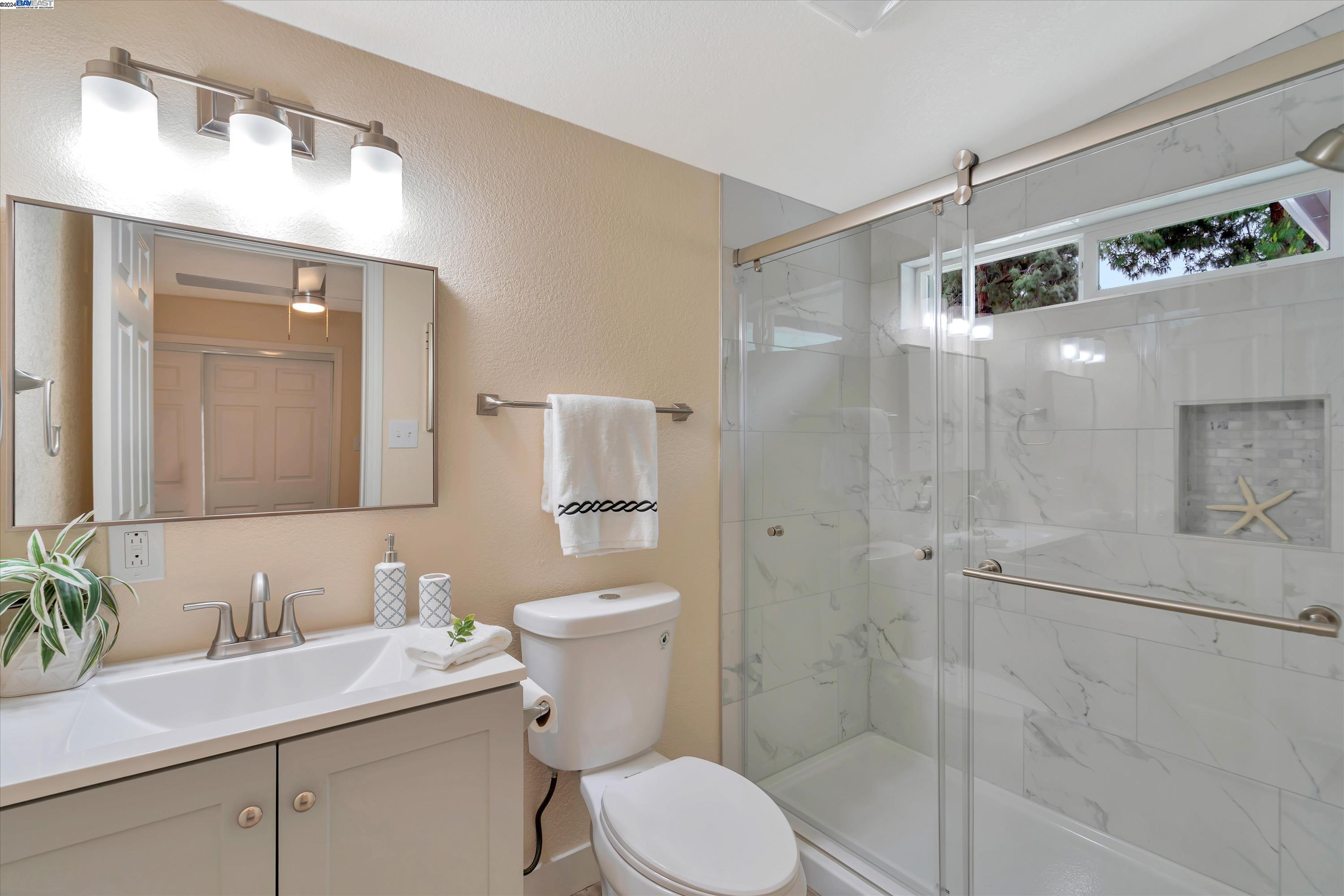 Detail Gallery Image 14 of 23 For 1500 H St, Union City,  CA 94587-3353 - 3 Beds | 2 Baths