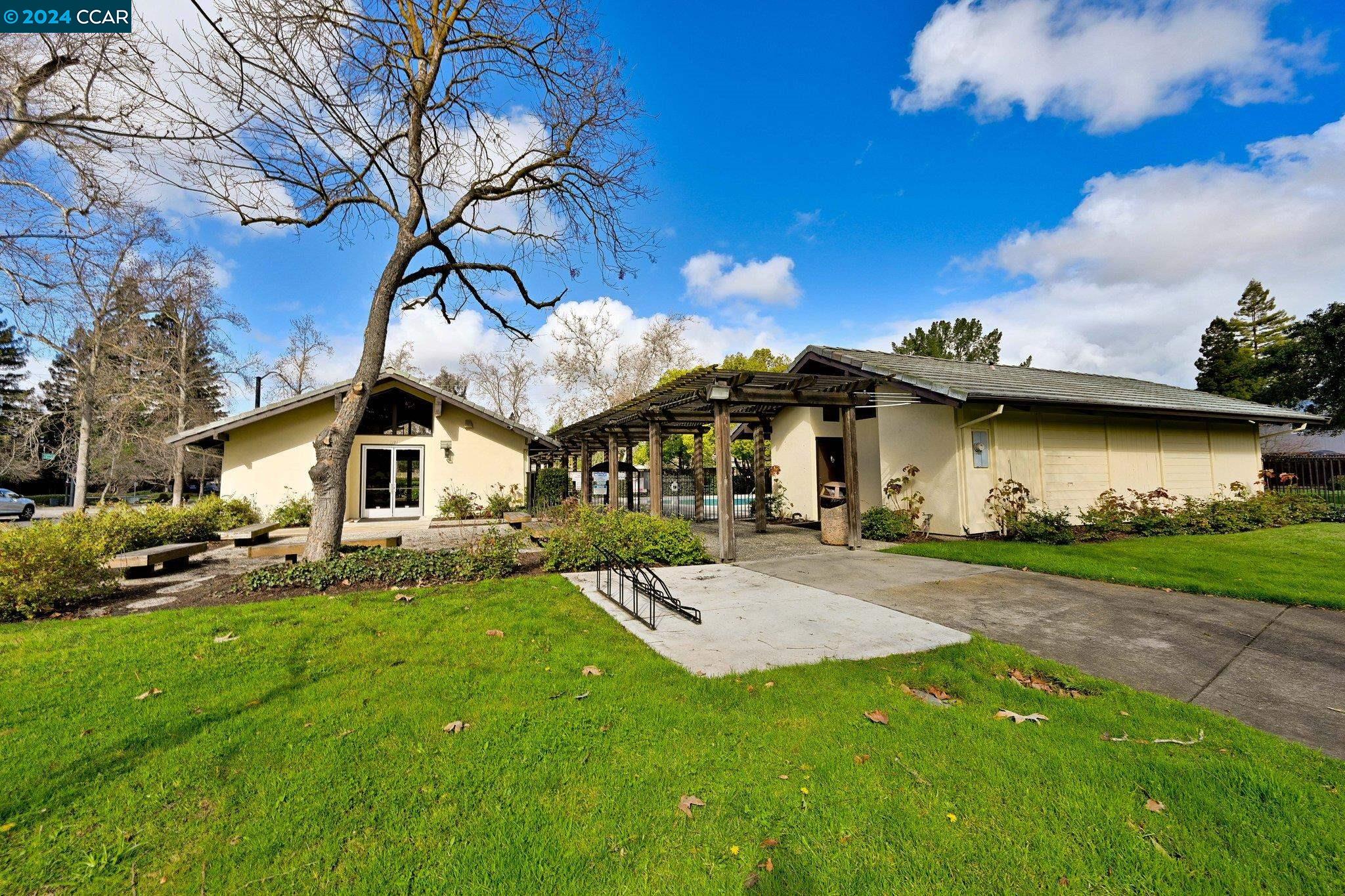 Detail Gallery Image 36 of 45 For 420 Old Orchard Ct, Danville,  CA 94526 - 3 Beds | 2/1 Baths