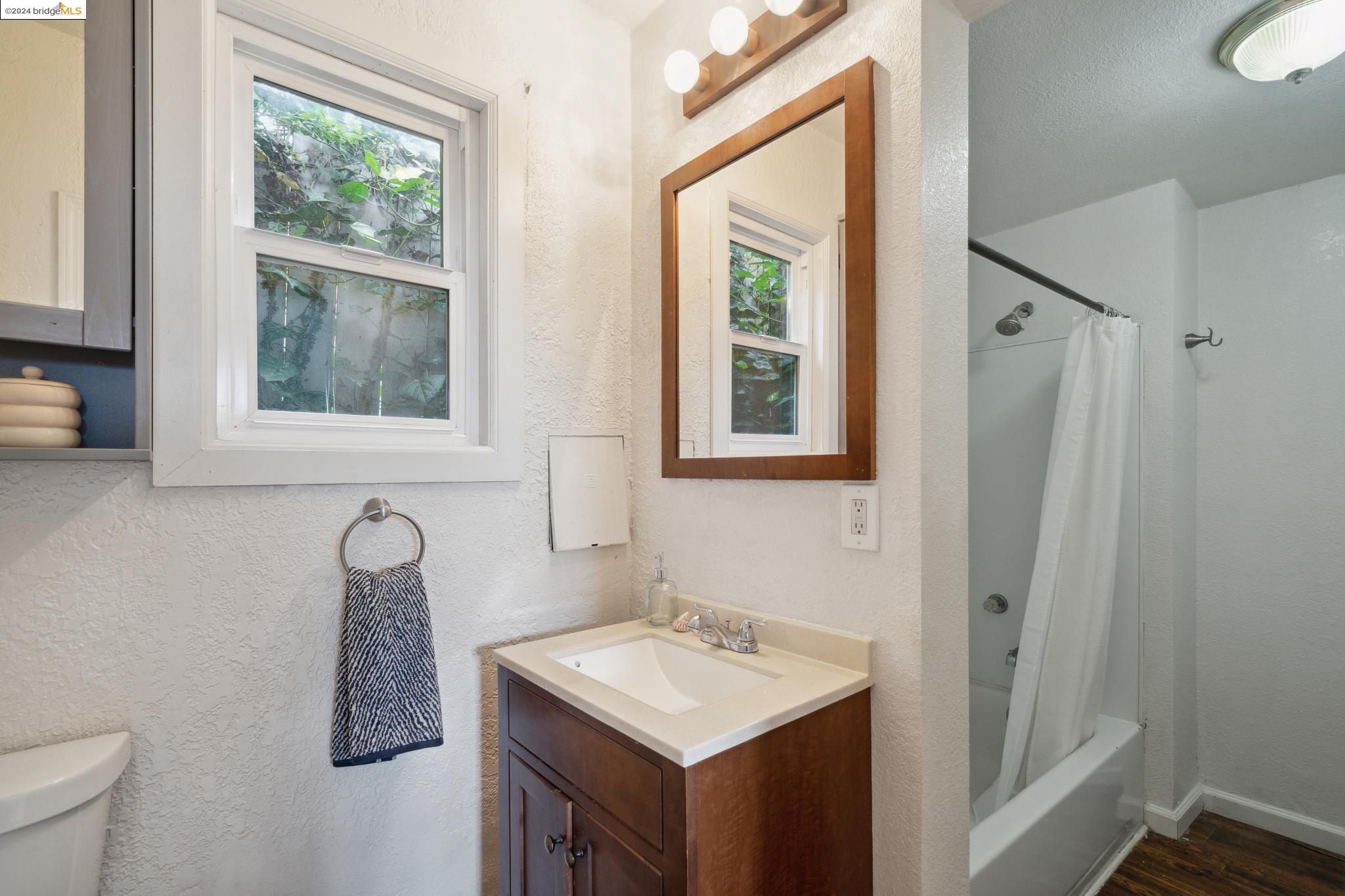 Detail Gallery Image 48 of 56 For 3033 Modesto Avenue, Oakland,  CA 94619 - 3 Beds | 2 Baths