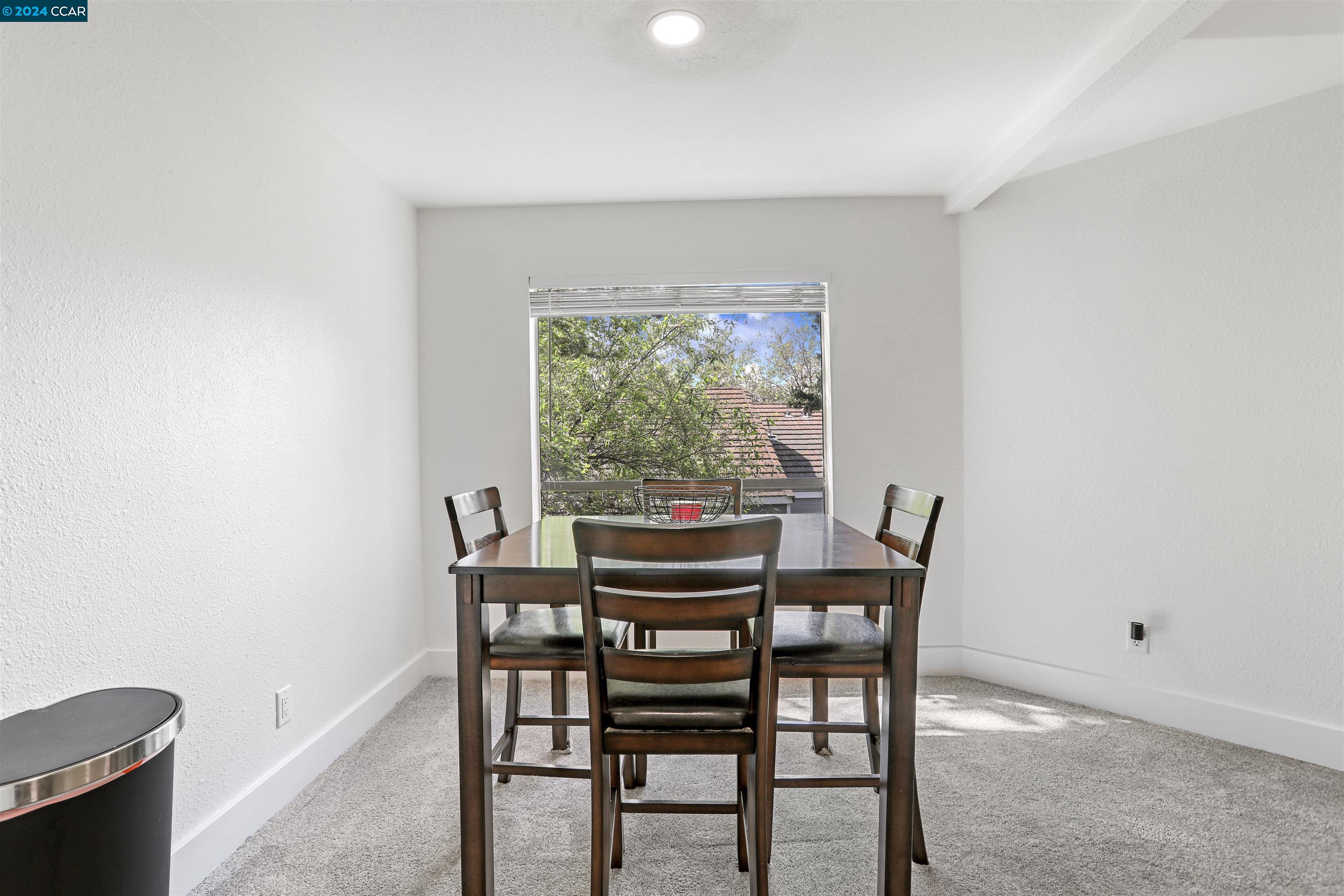 Detail Gallery Image 11 of 24 For 2719 Ivy Ln, Antioch,  CA 94531 - 2 Beds | 2 Baths