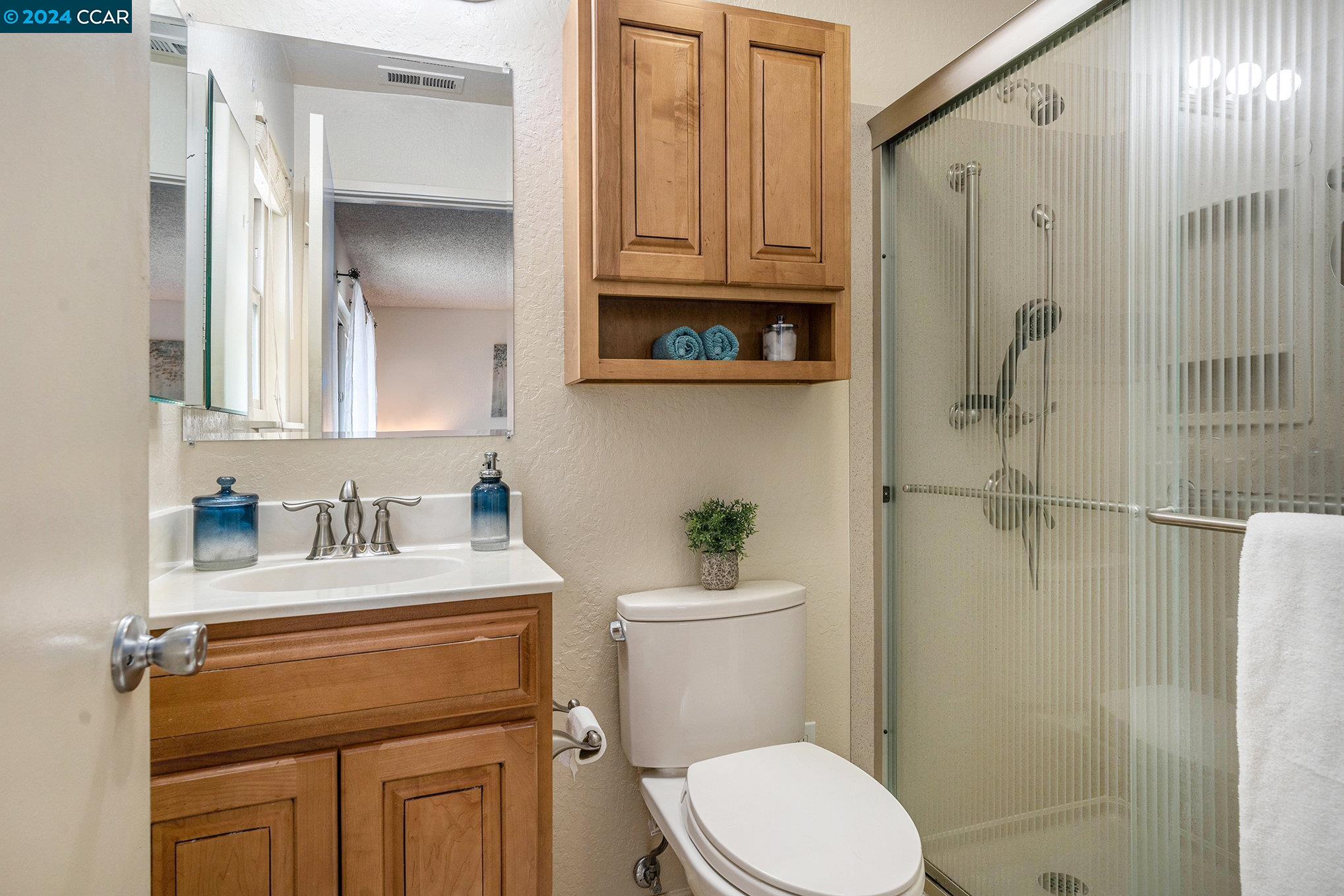 Detail Gallery Image 9 of 12 For 2513 Morello Heights Cir, Martinez,  CA 94553 - 4 Beds | 2 Baths