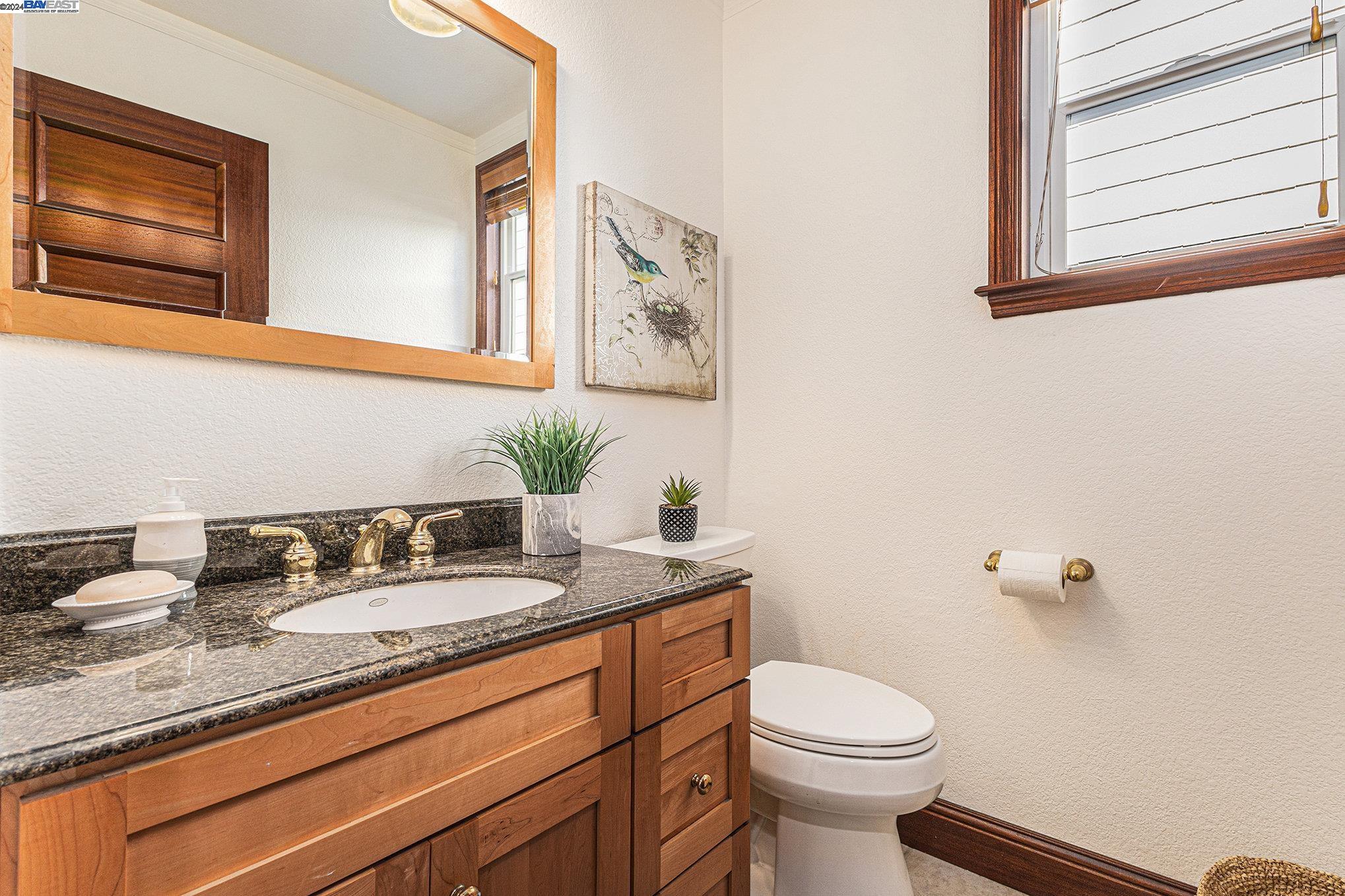Detail Gallery Image 19 of 44 For 33 Killybegs Rd., Alameda,  CA 94502 - 4 Beds | 2/1 Baths