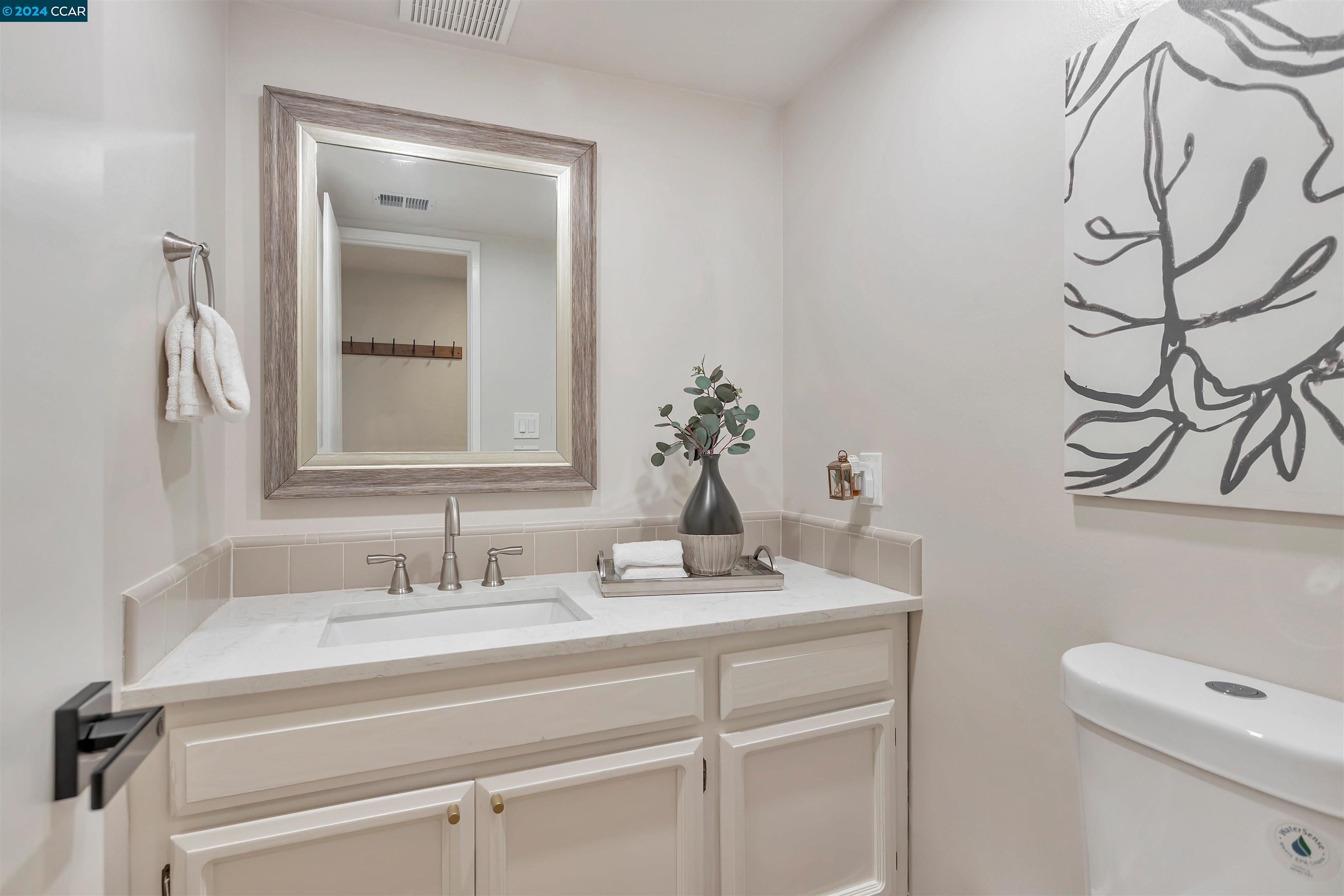 Detail Gallery Image 14 of 29 For 104 Lupine Ln, Pleasant Hill,  CA 94523 - 2 Beds | 2/1 Baths