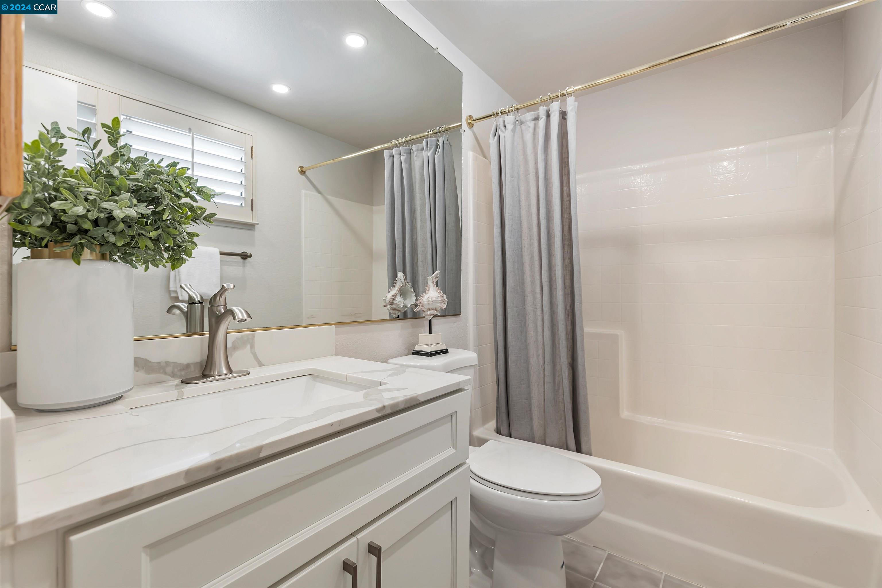 Detail Gallery Image 22 of 29 For 104 Lupine Ln, Pleasant Hill,  CA 94523 - 2 Beds | 2/1 Baths