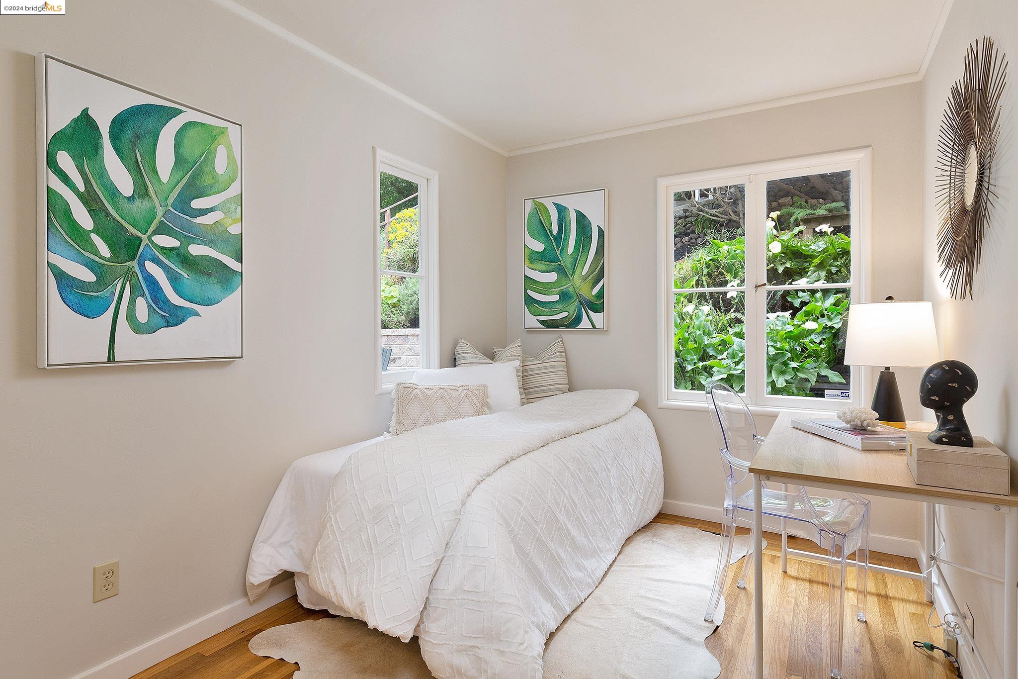Detail Gallery Image 21 of 33 For 167 Capricorn Ave., Oakland,  CA 94611 - 3 Beds | 1 Baths