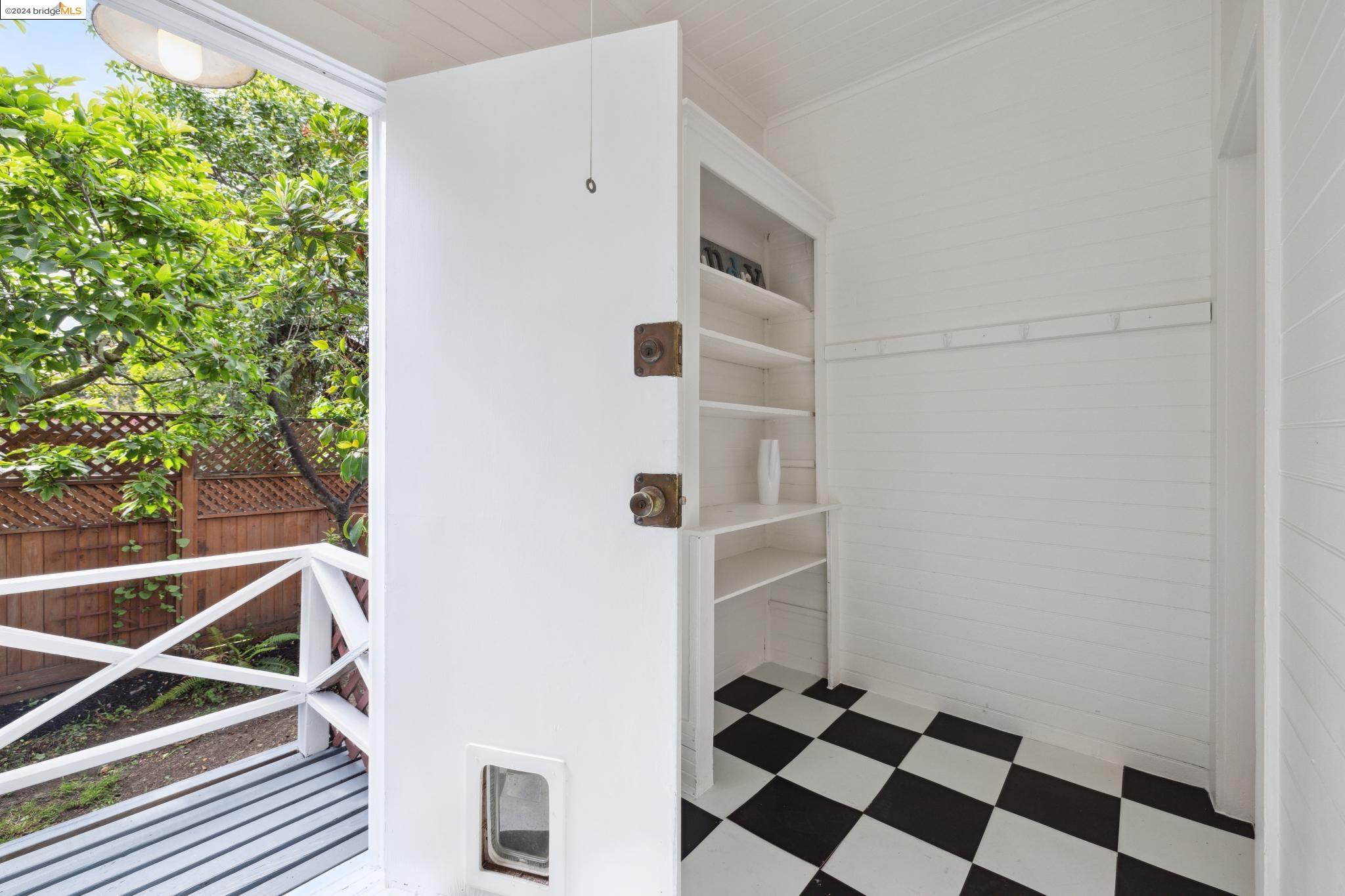 Detail Gallery Image 31 of 38 For 6389 Racine St, Oakland,  CA 94609 - 4 Beds | 1 Baths
