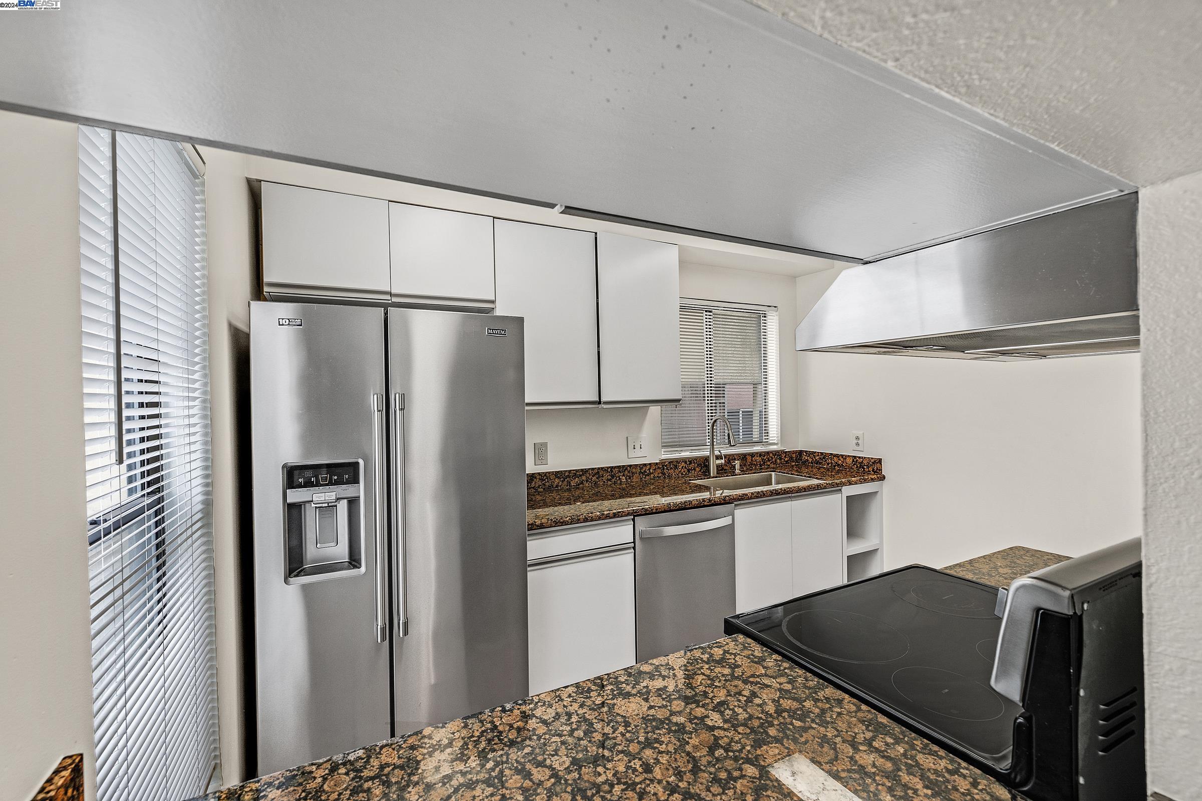 Detail Gallery Image 11 of 29 For 2917 Macarthur Blvd 2b,  Oakland,  CA 94602 - 1 Beds | 1/1 Baths