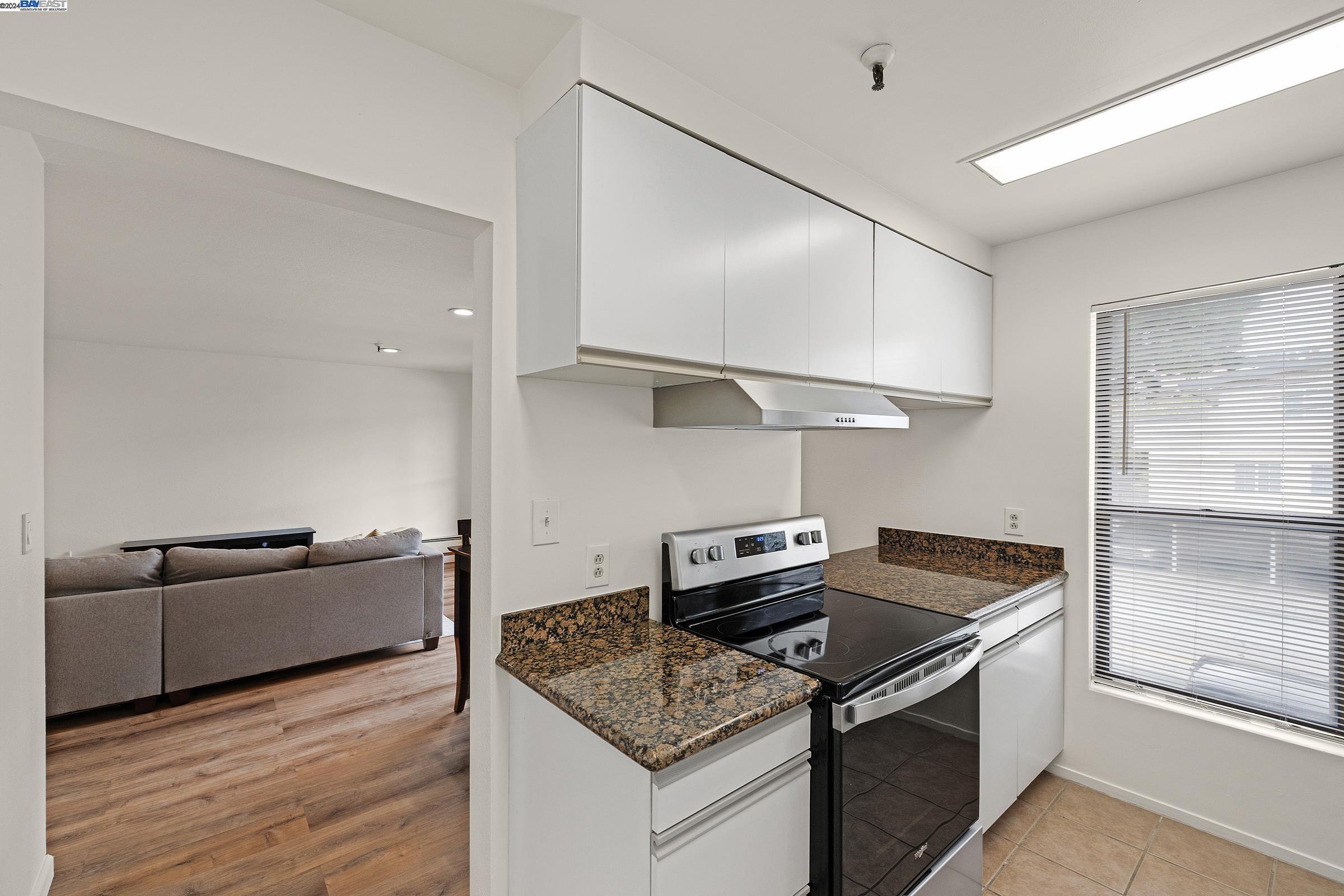 Detail Gallery Image 13 of 29 For 2917 Macarthur Blvd 2b,  Oakland,  CA 94602 - 1 Beds | 1/1 Baths
