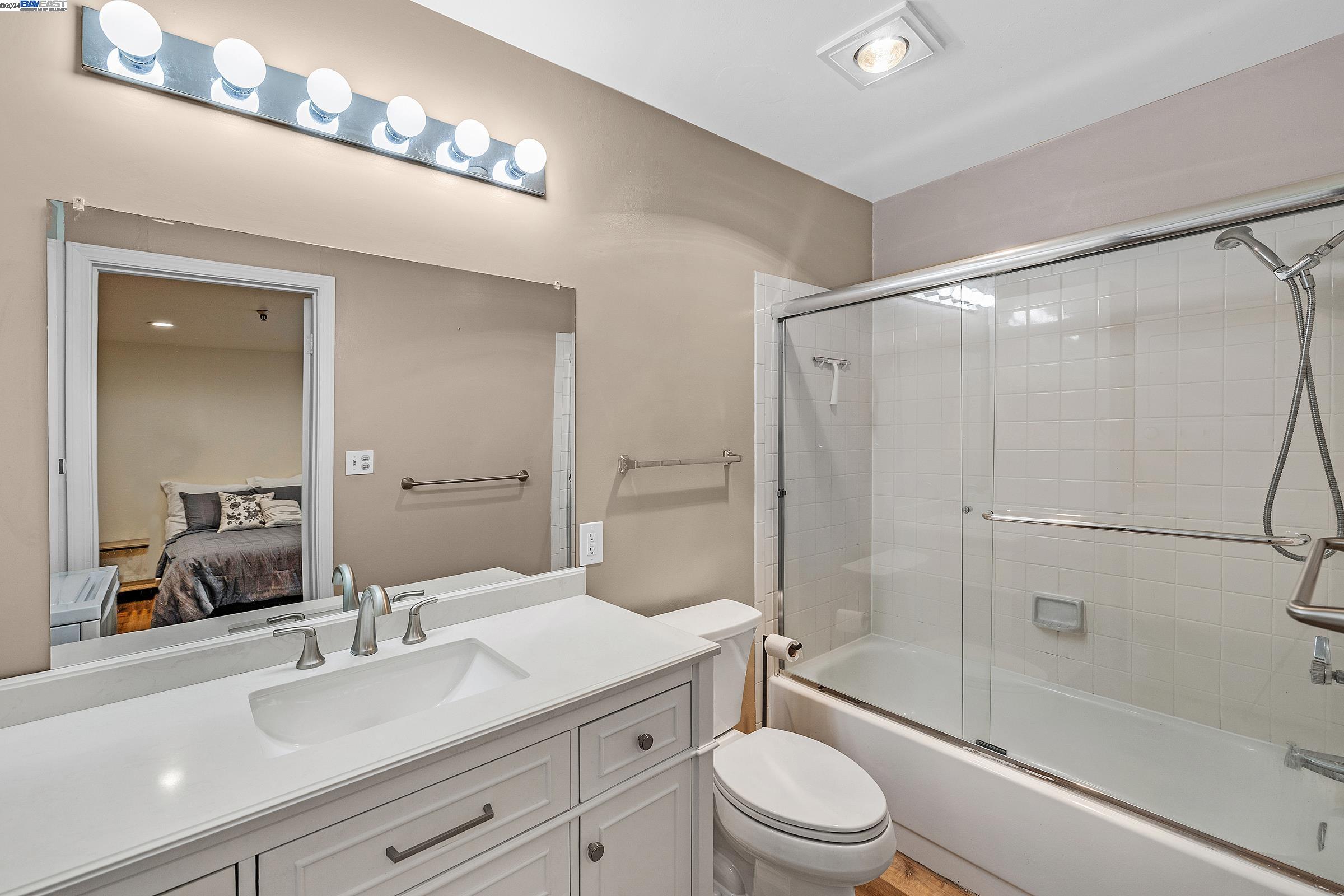Detail Gallery Image 20 of 29 For 2917 Macarthur Blvd 2b,  Oakland,  CA 94602 - 1 Beds | 1/1 Baths