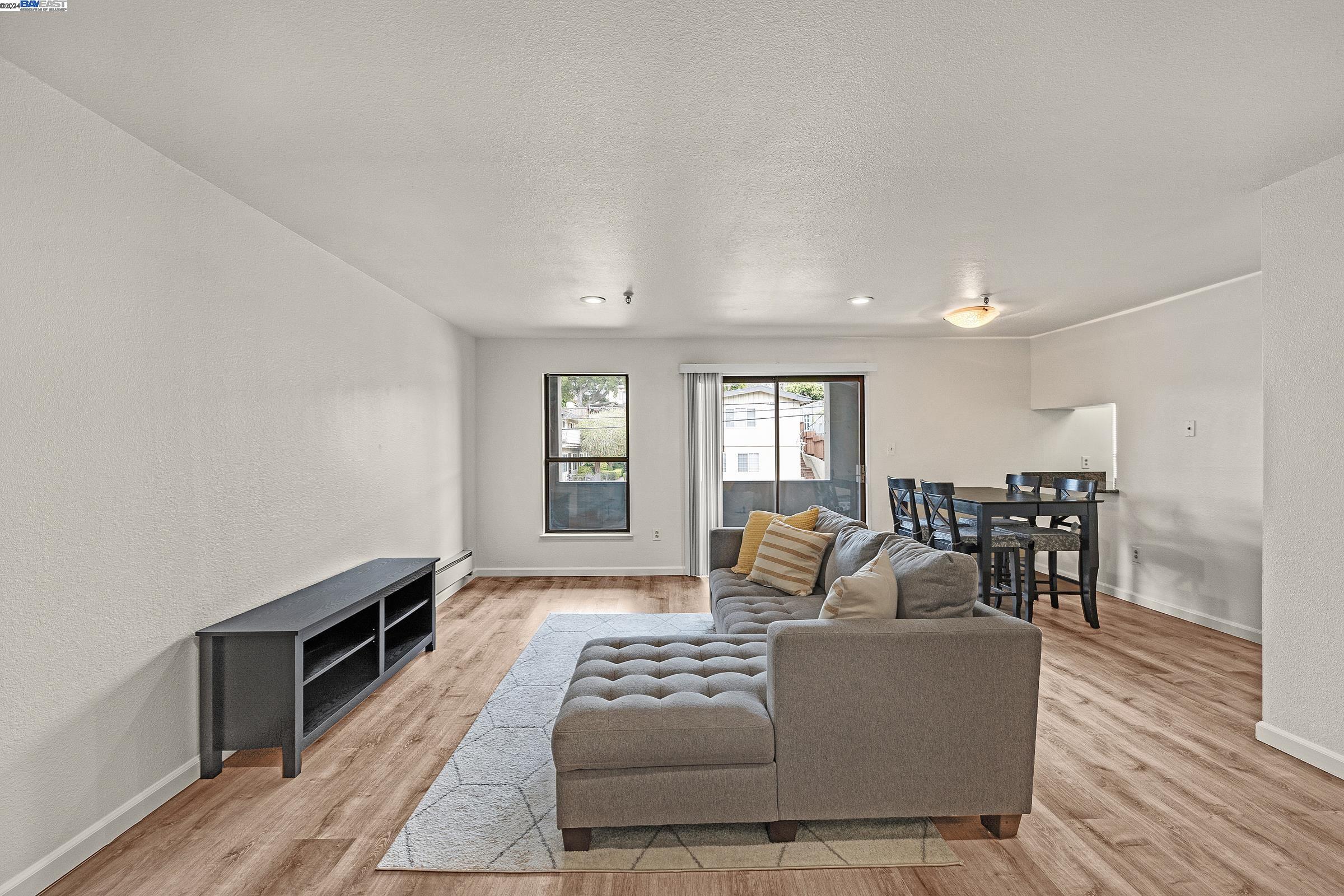 Detail Gallery Image 5 of 29 For 2917 Macarthur Blvd 2b,  Oakland,  CA 94602 - 1 Beds | 1/1 Baths