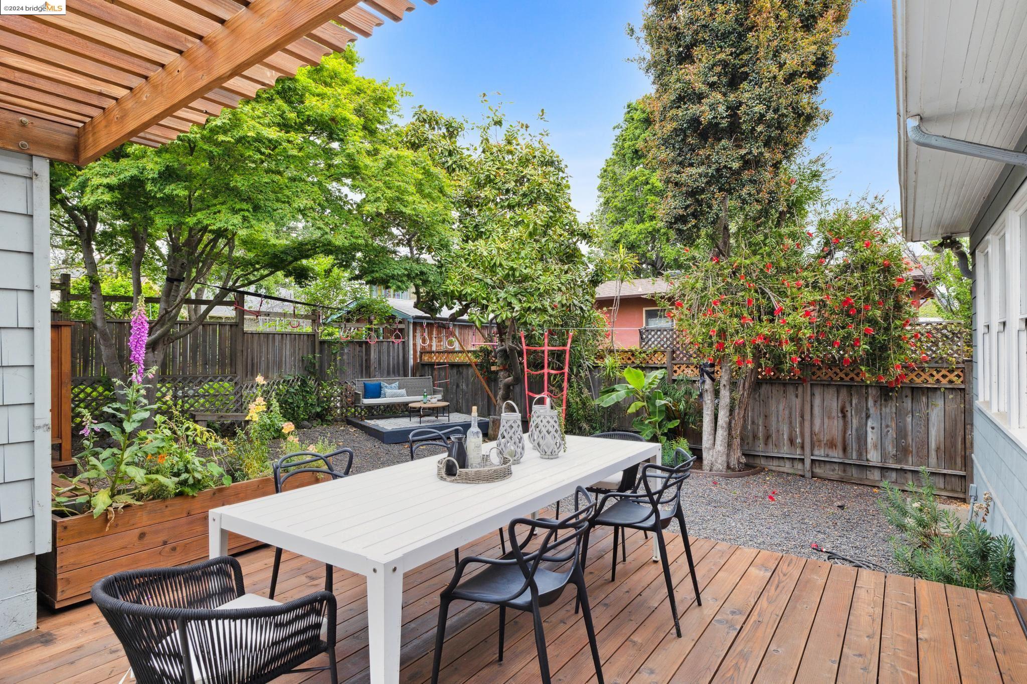 Detail Gallery Image 39 of 49 For 3123 13th Ave, Oakland,  CA 94610 - 4 Beds | 2/1 Baths