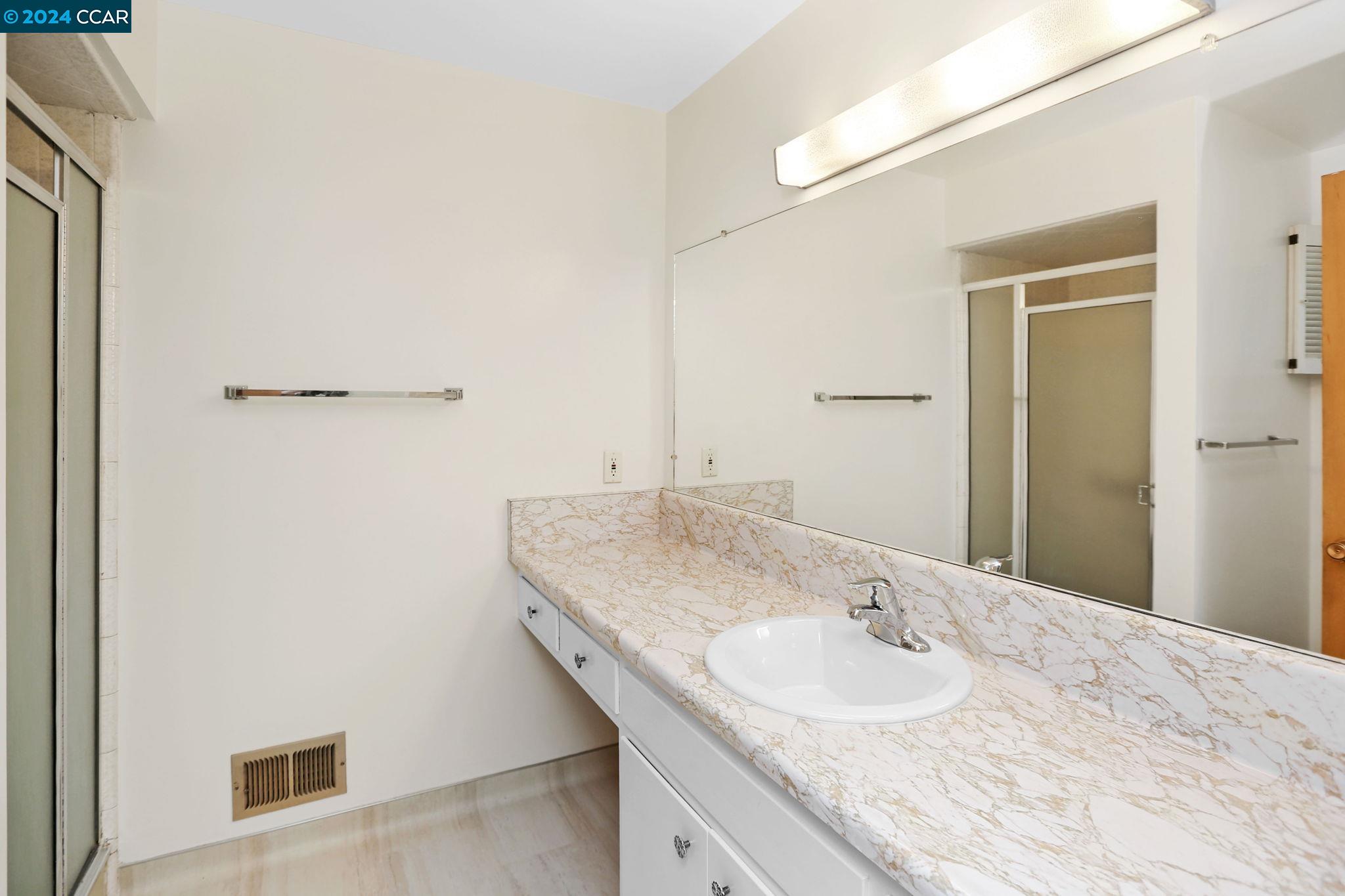 Detail Gallery Image 29 of 60 For 3565 Ridgewood Ct, Concord,  CA 94518 - 4 Beds | 2/1 Baths