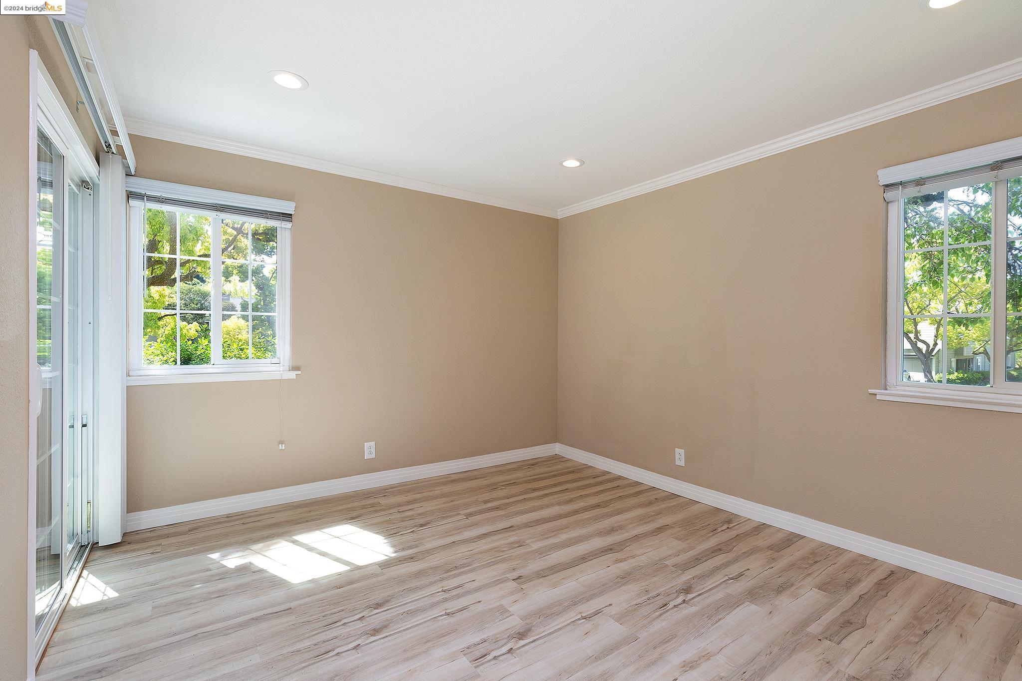 Detail Gallery Image 17 of 30 For 615 Canyon Oaks Dr #C,  Oakland,  CA 94605 - 2 Beds | 2 Baths