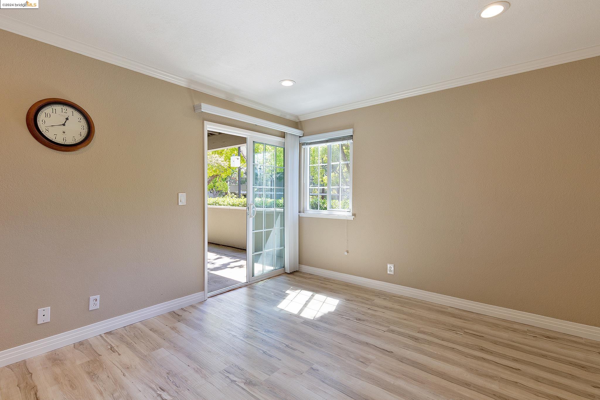 Detail Gallery Image 22 of 30 For 615 Canyon Oaks Dr #C,  Oakland,  CA 94605 - 2 Beds | 2 Baths