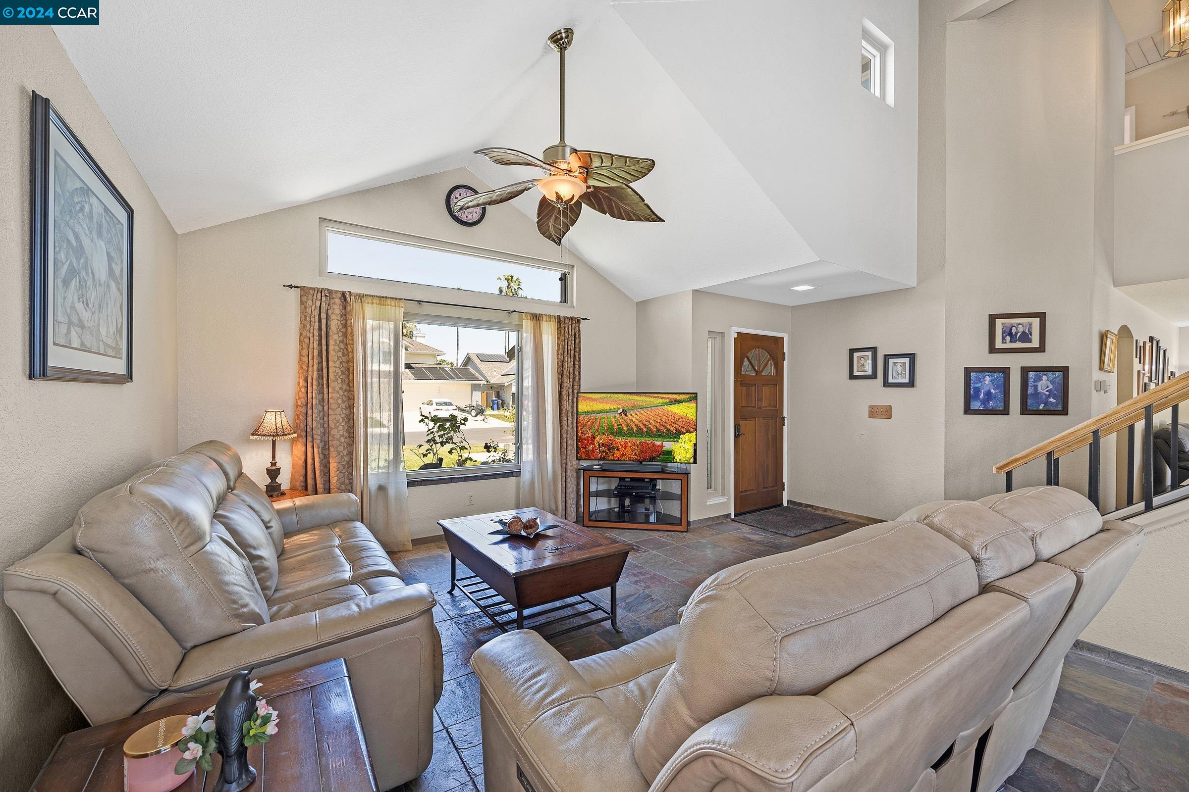 Detail Gallery Image 4 of 27 For 2060 Bowsprit Ct, Discovery Bay,  CA 94505-9111 - 4 Beds | 2/1 Baths