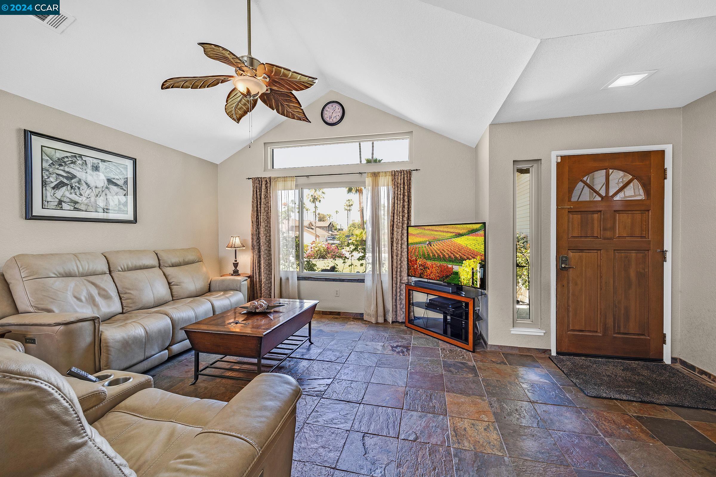 Detail Gallery Image 7 of 27 For 2060 Bowsprit Ct, Discovery Bay,  CA 94505-9111 - 4 Beds | 2/1 Baths
