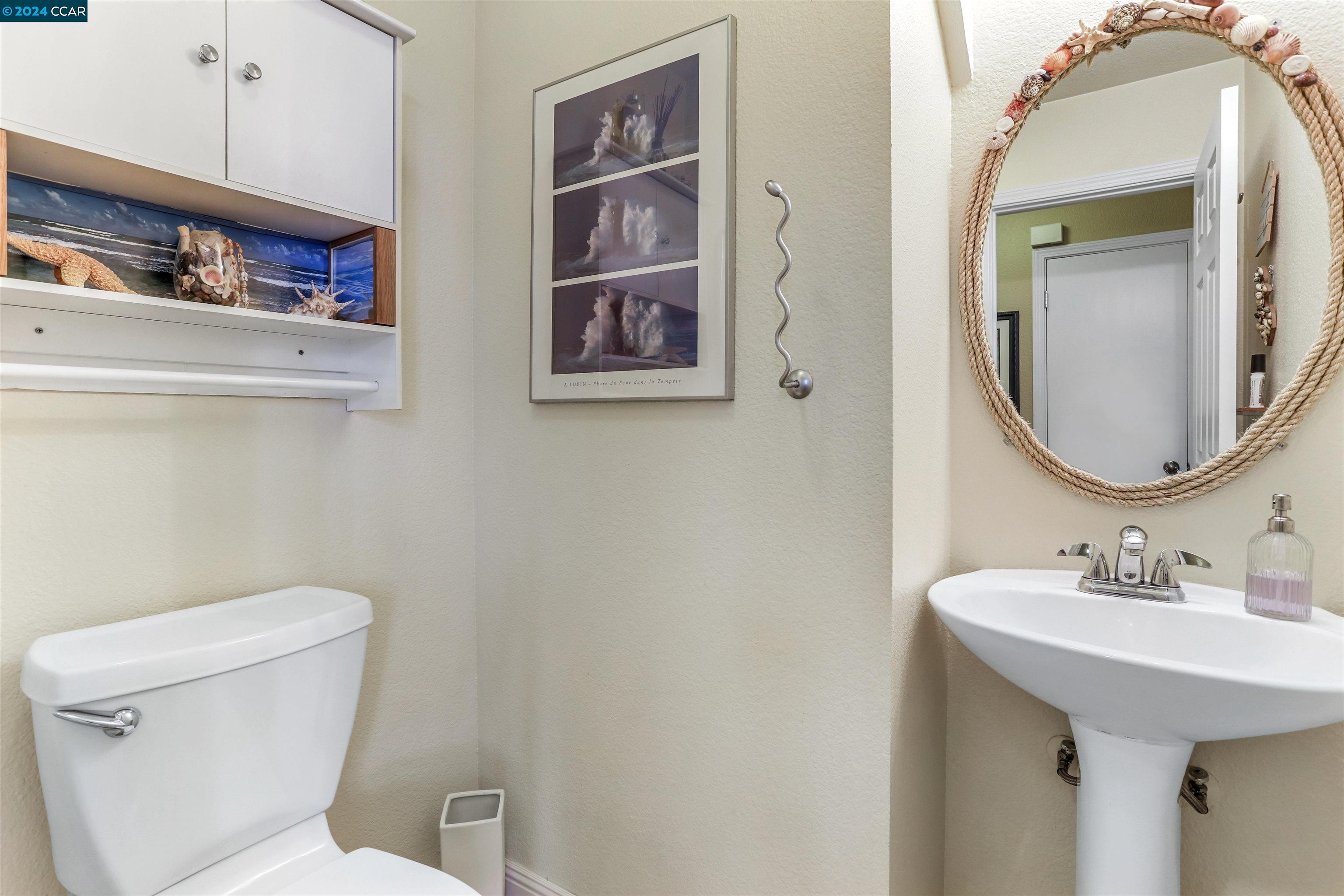 Detail Gallery Image 13 of 37 For 150 Outrigger Dr, Vallejo,  CA 94591 - 3 Beds | 2/1 Baths