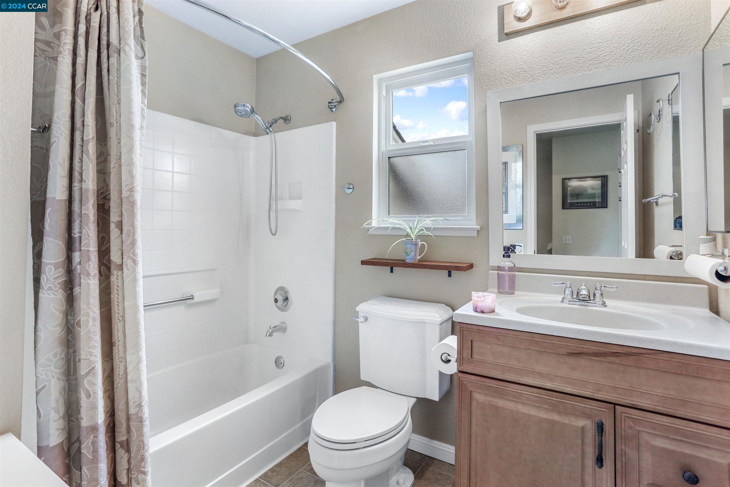 Detail Gallery Image 17 of 37 For 150 Outrigger Dr, Vallejo,  CA 94591 - 3 Beds | 2/1 Baths