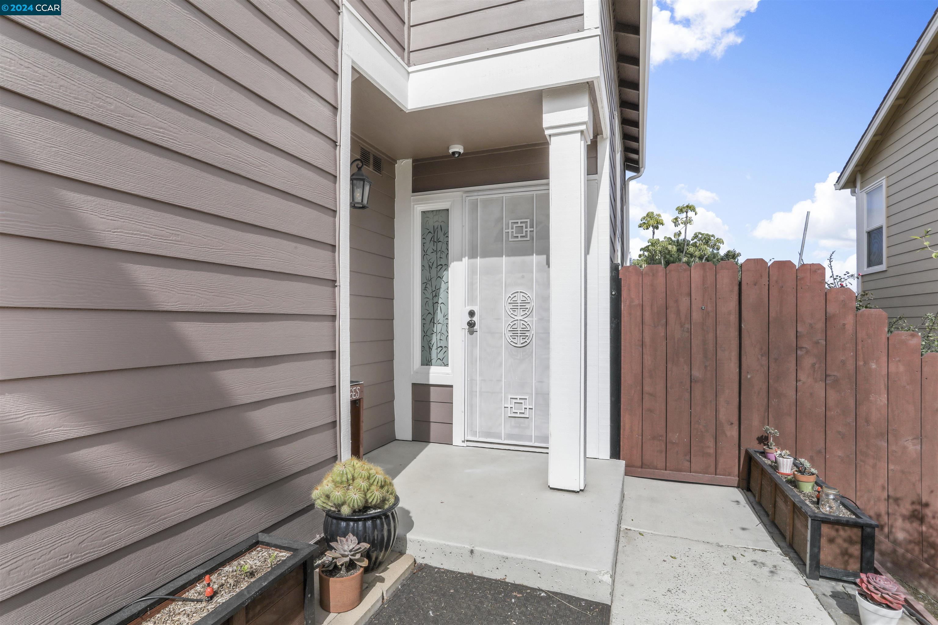 Detail Gallery Image 3 of 37 For 150 Outrigger Dr, Vallejo,  CA 94591 - 3 Beds | 2/1 Baths
