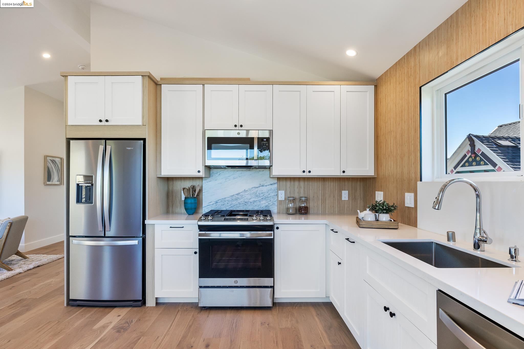 Detail Gallery Image 22 of 50 For 1519 Fairview St #4,  Berkeley,  CA 94703 - 2 Beds | 2 Baths