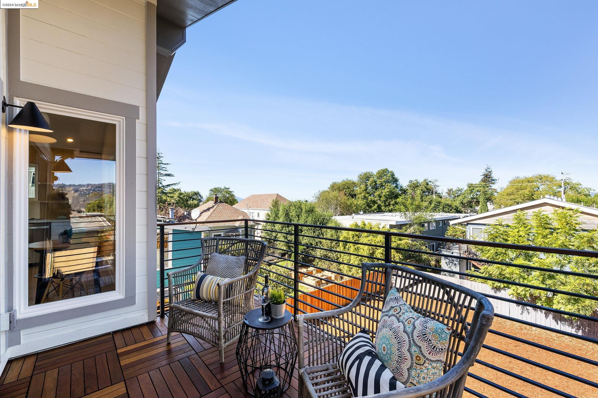 Detail Gallery Image 34 of 50 For 1519 Fairview St #4,  Berkeley,  CA 94703 - 2 Beds | 2 Baths