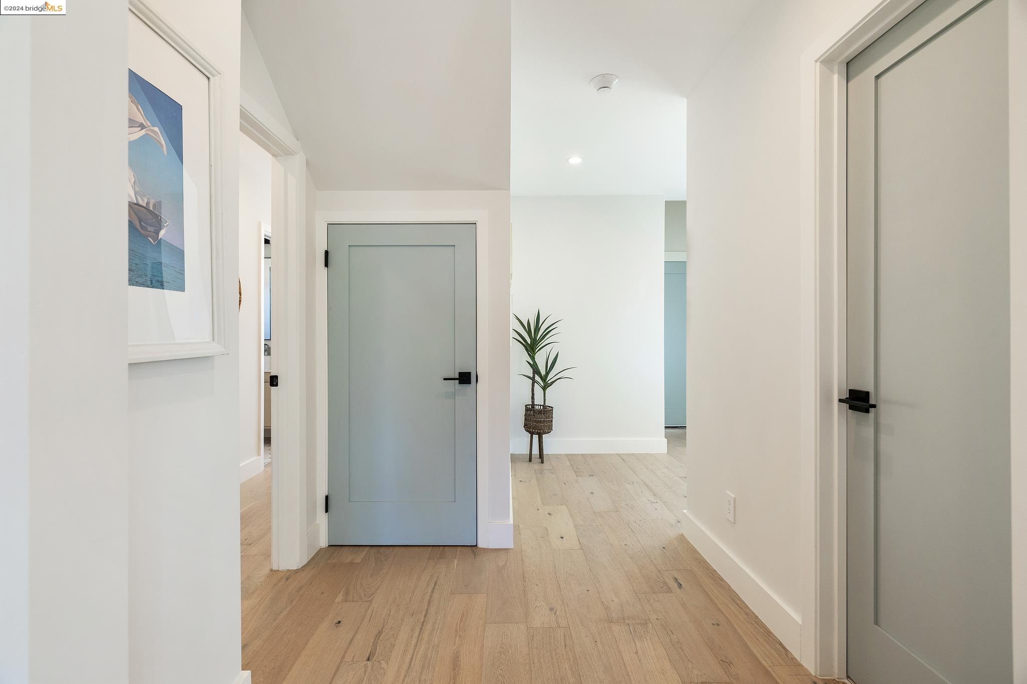Detail Gallery Image 33 of 55 For 1519 Fairview St #3,  Berkeley,  CA 94703 - 3 Beds | 2 Baths