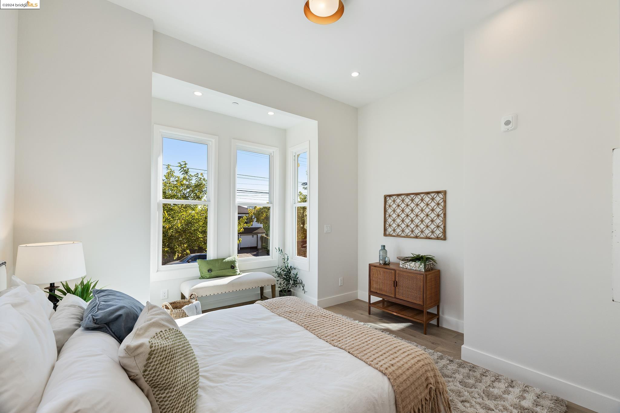 Detail Gallery Image 36 of 55 For 1519 Fairview St #3,  Berkeley,  CA 94703 - 3 Beds | 2 Baths