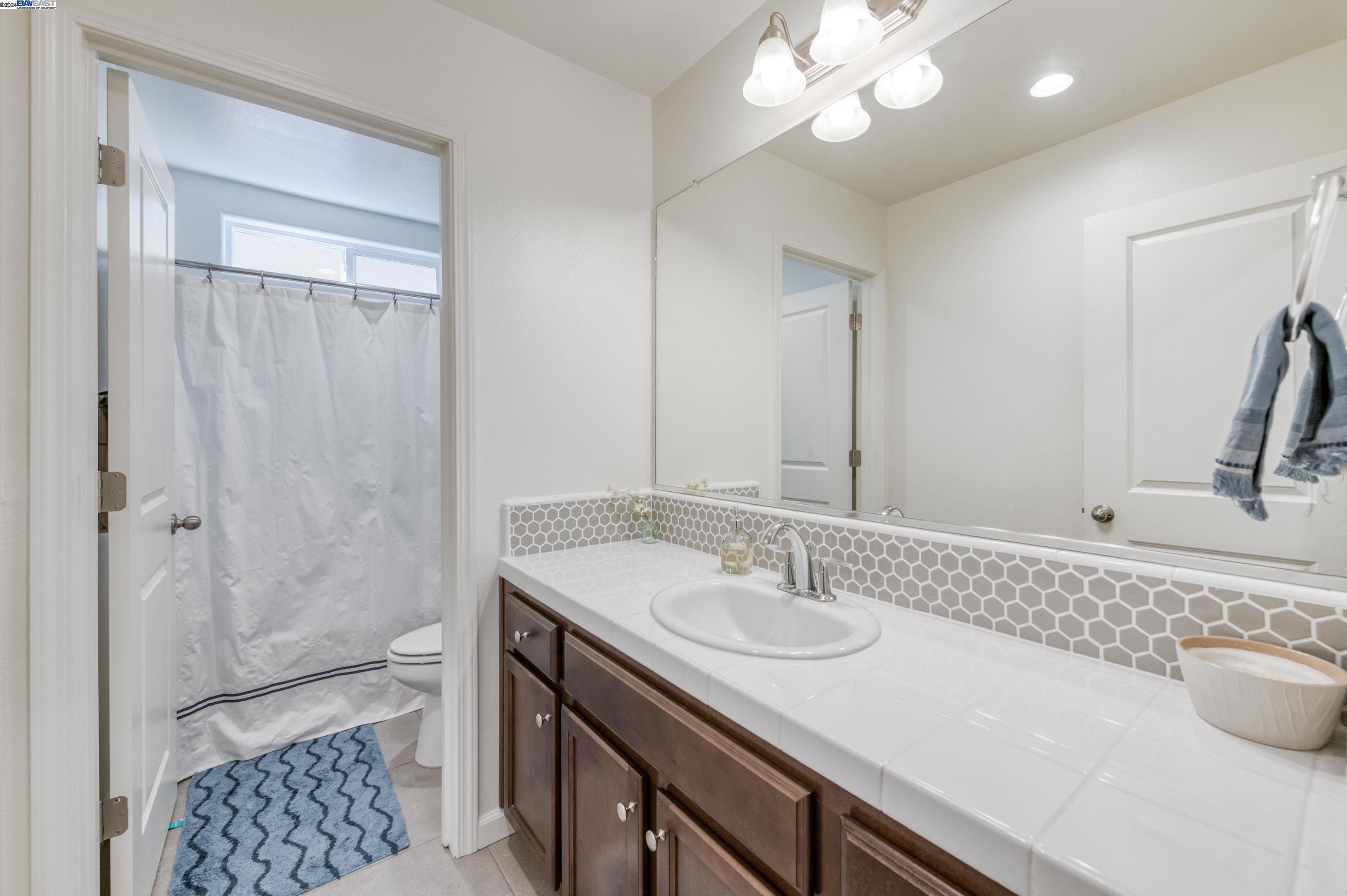 Detail Gallery Image 17 of 23 For 224 S Mission Drive, Madera,  CA 93636 - 3 Beds | 2/1 Baths
