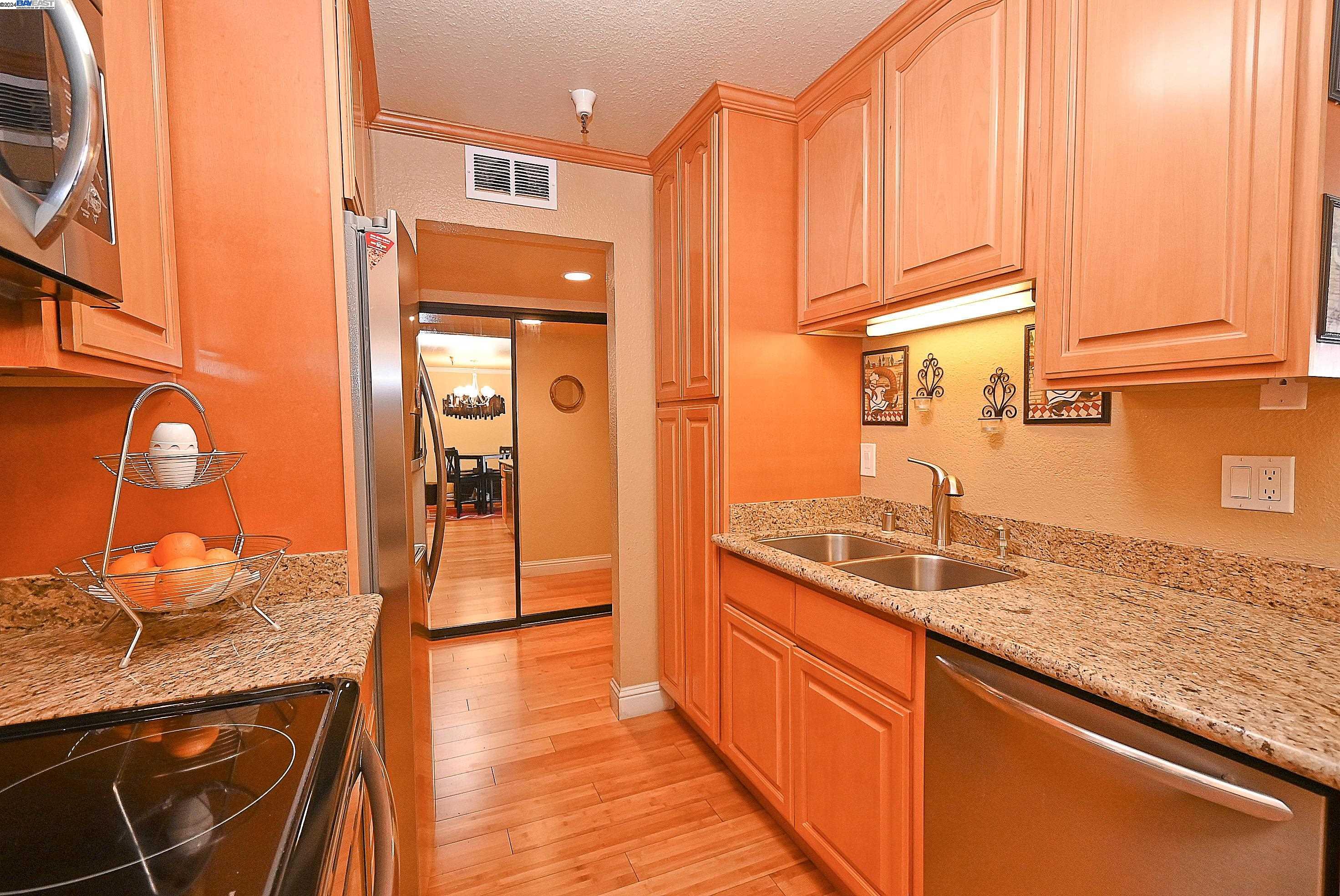 Detail Gallery Image 11 of 34 For 1400 Carpentier St #309,  San Leandro,  CA 94577 - 2 Beds | 2 Baths