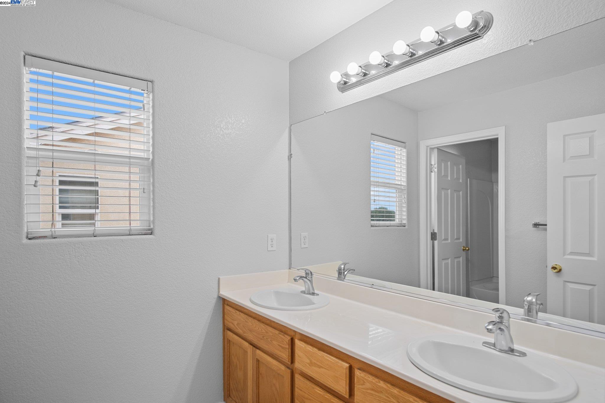 Detail Gallery Image 21 of 38 For 2021 San Ramos Ct, Modesto,  CA 95358 - 4 Beds | 2/1 Baths