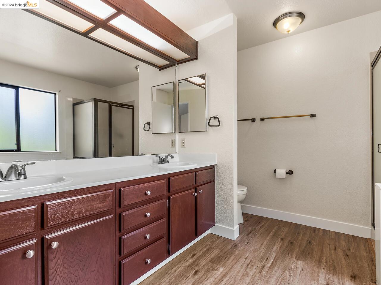 Detail Gallery Image 14 of 34 For 1032 Canterbury, Hercules,  CA 94547 - 3 Beds | 2/1 Baths