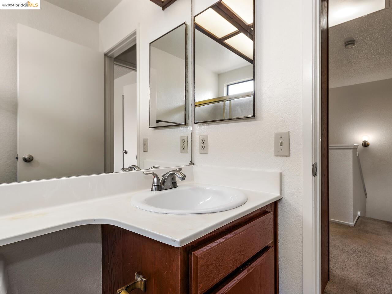 Detail Gallery Image 21 of 34 For 1032 Canterbury, Hercules,  CA 94547 - 3 Beds | 2/1 Baths