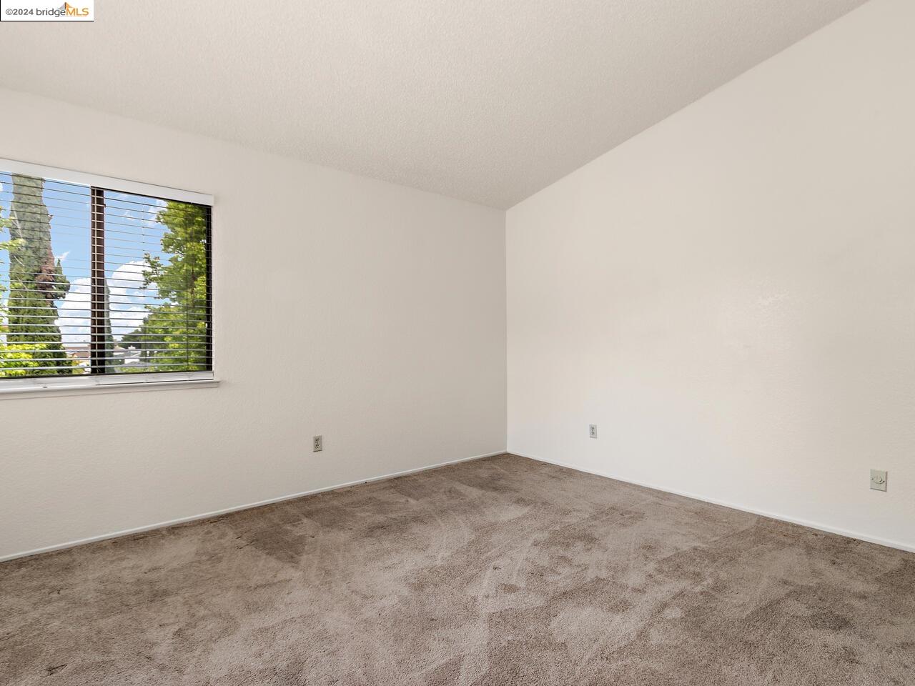 Detail Gallery Image 22 of 34 For 1032 Canterbury, Hercules,  CA 94547 - 3 Beds | 2/1 Baths