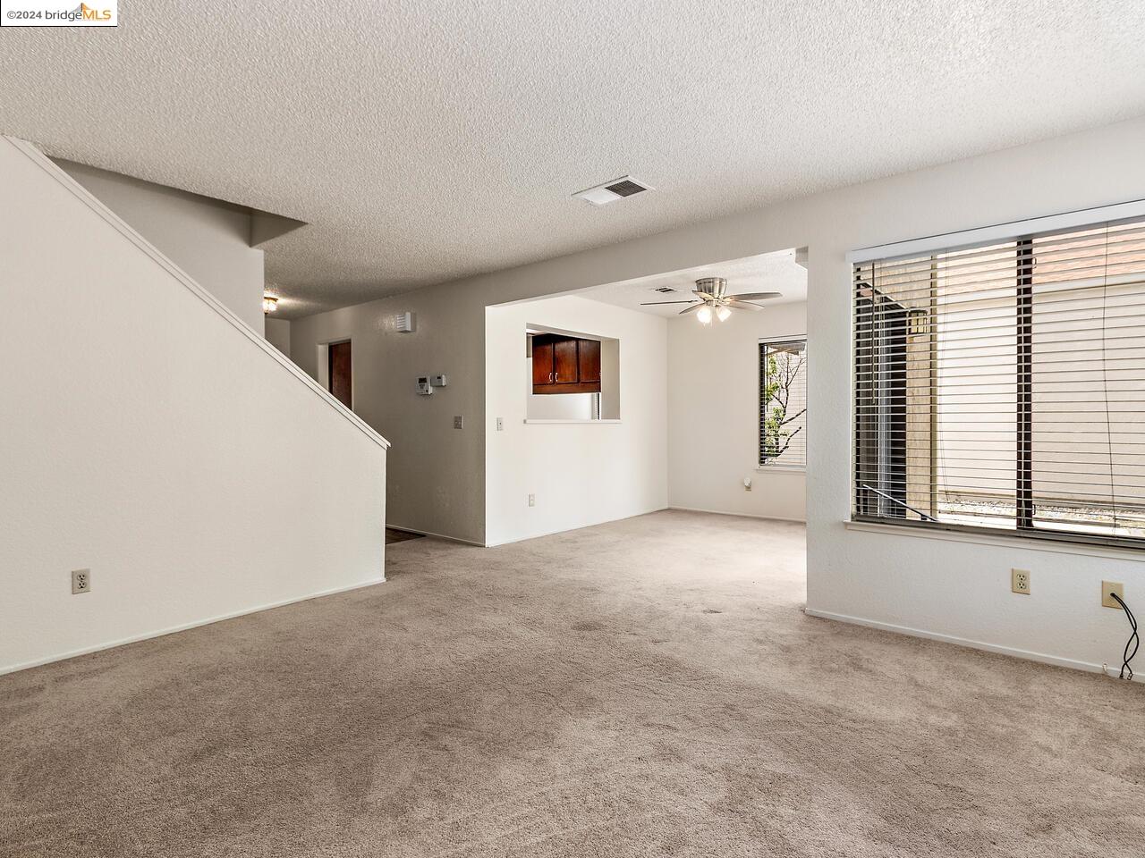 Detail Gallery Image 5 of 34 For 1032 Canterbury, Hercules,  CA 94547 - 3 Beds | 2/1 Baths