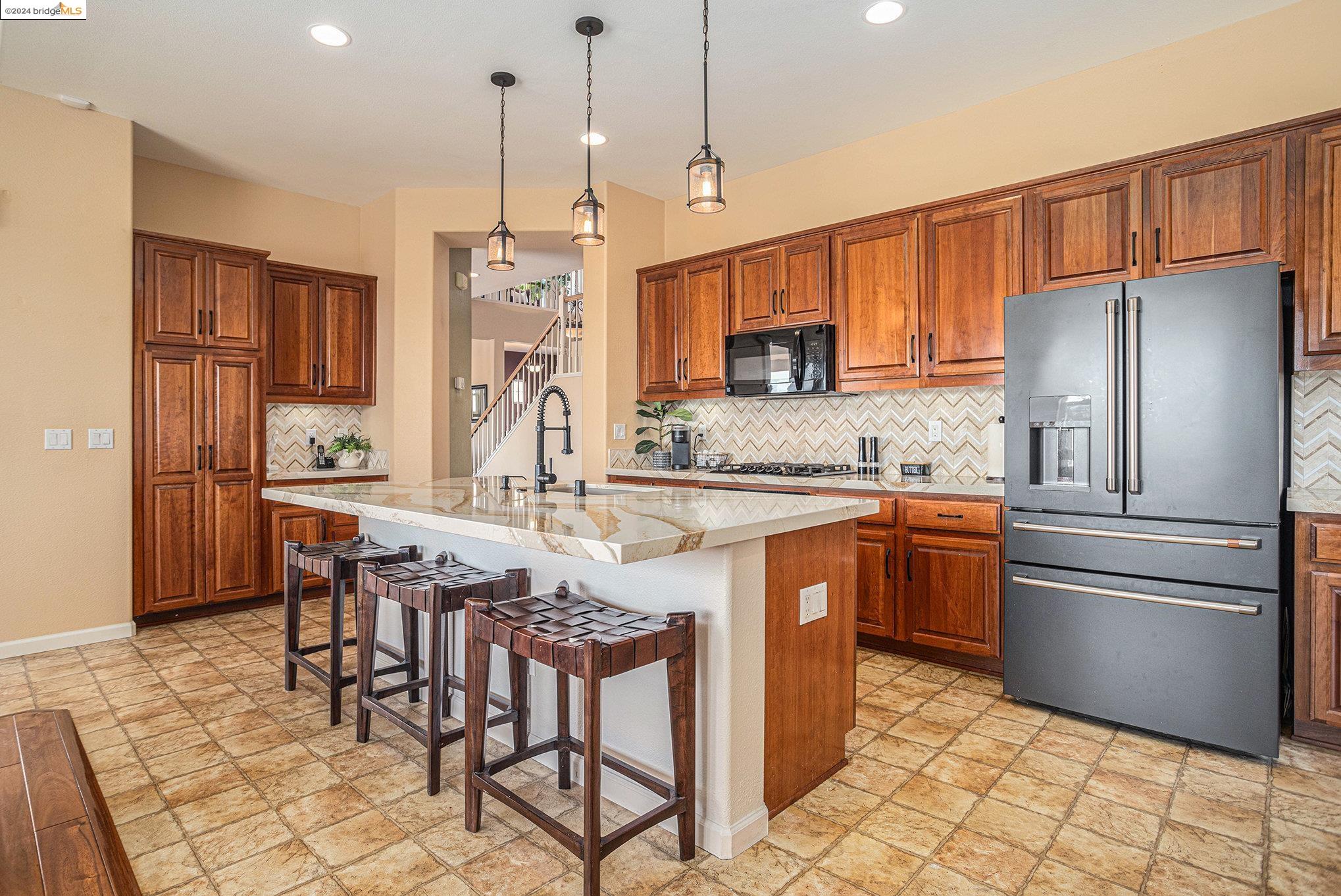 Detail Gallery Image 16 of 60 For 2476 Mammoth Way, Antioch,  CA 94531 - 4 Beds | 3/1 Baths