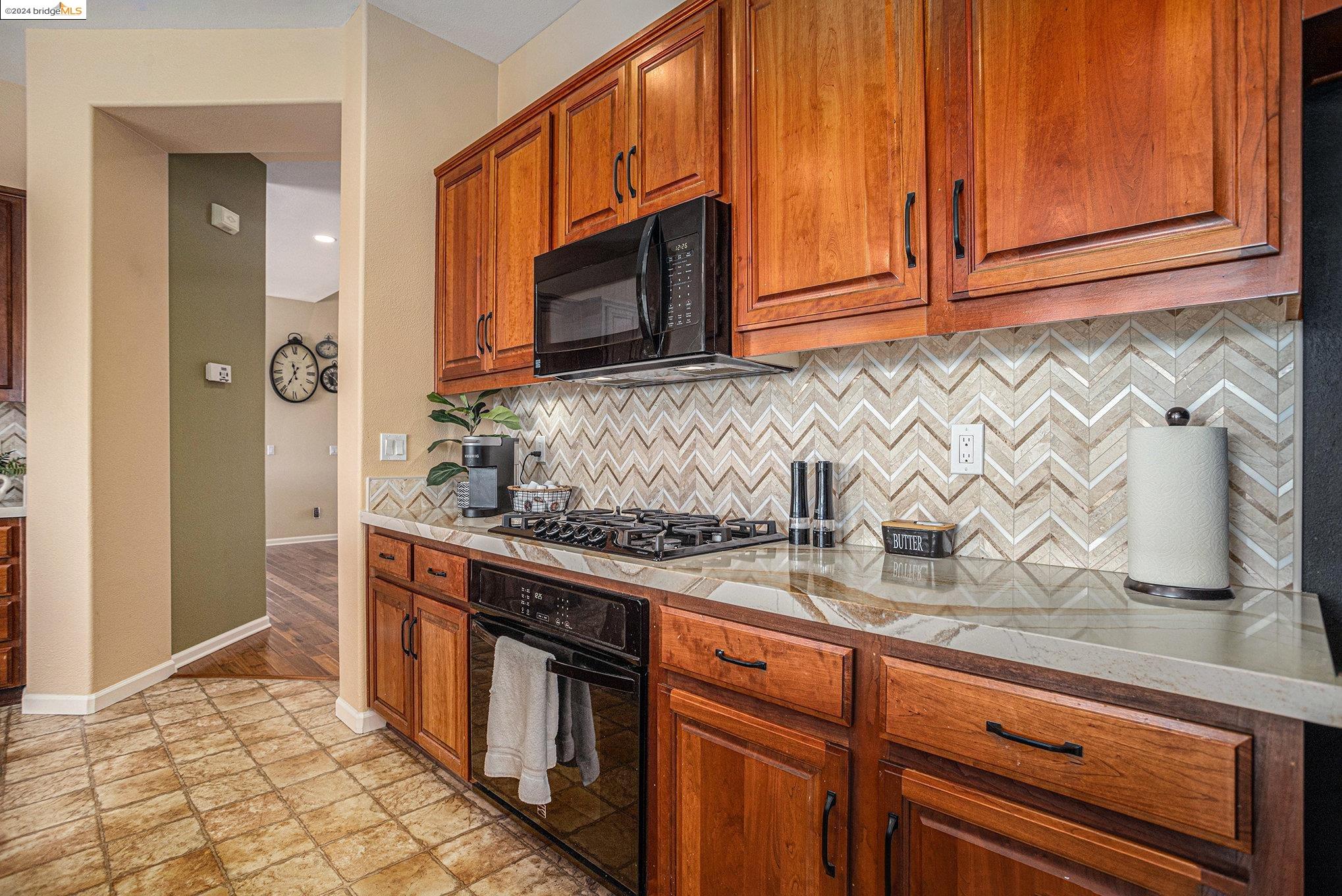 Detail Gallery Image 19 of 60 For 2476 Mammoth Way, Antioch,  CA 94531 - 4 Beds | 3/1 Baths